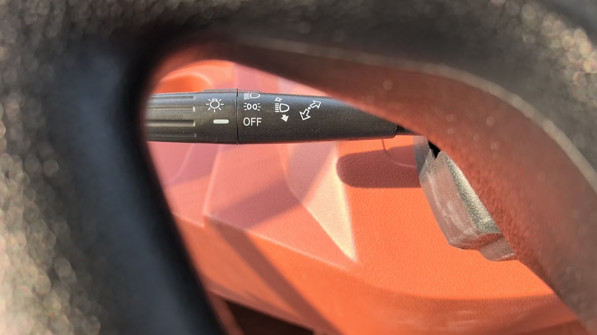 Conduce hacia el Futuro con el Vehículo Utilitario Eléctrico en la Granja en Australia