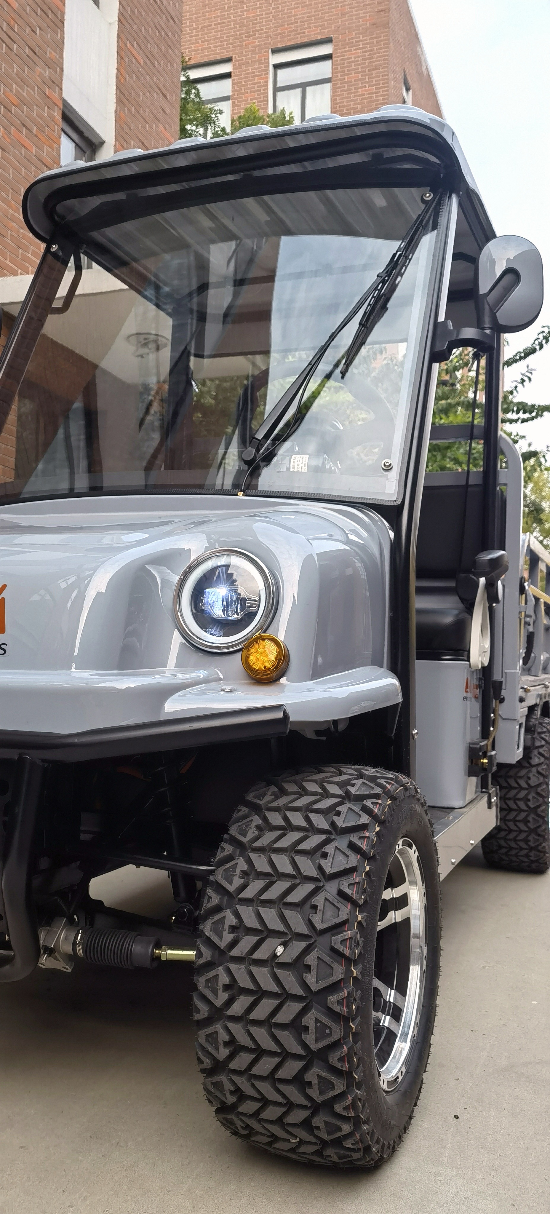 Économisez davantage sur la livraison locale avec un pratique mini-camion électrique