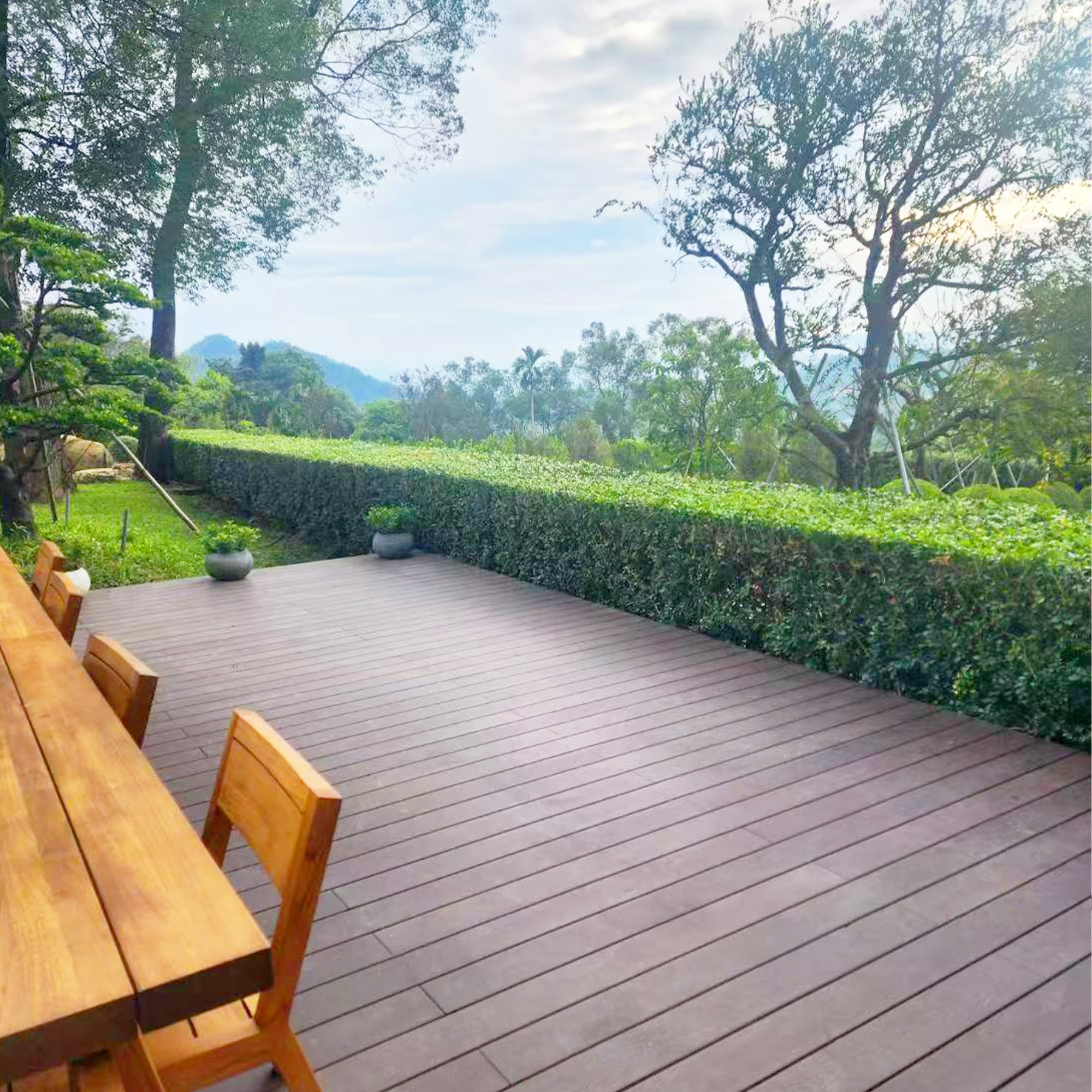 Why PVC Decking is Revolutionizing Canadian Backyards