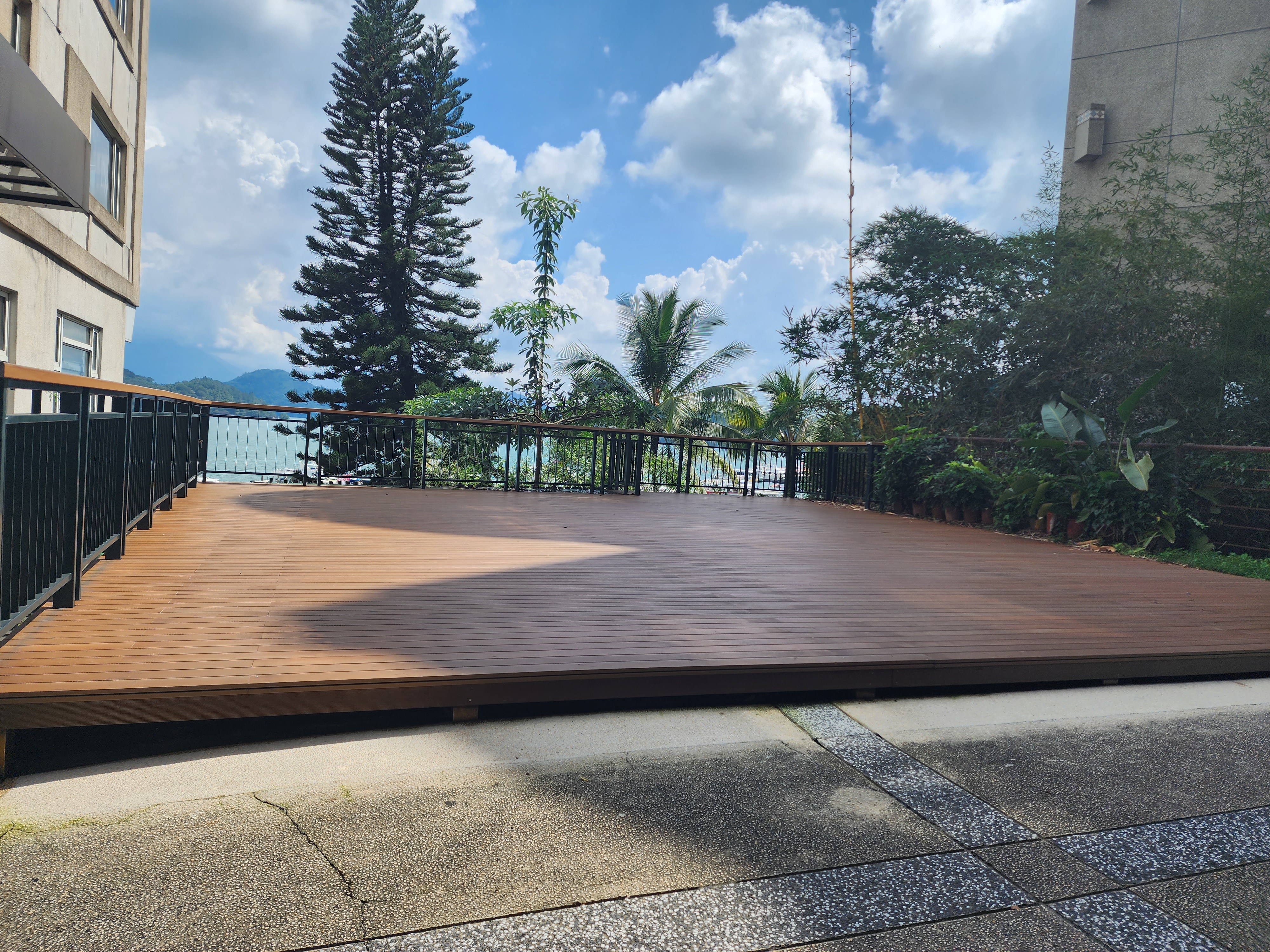 Infusing Soul into the Urban Living Room: Outdoor ASA Decking, Reshaping the Enduring Appeal of Premium Commercial Terraces
