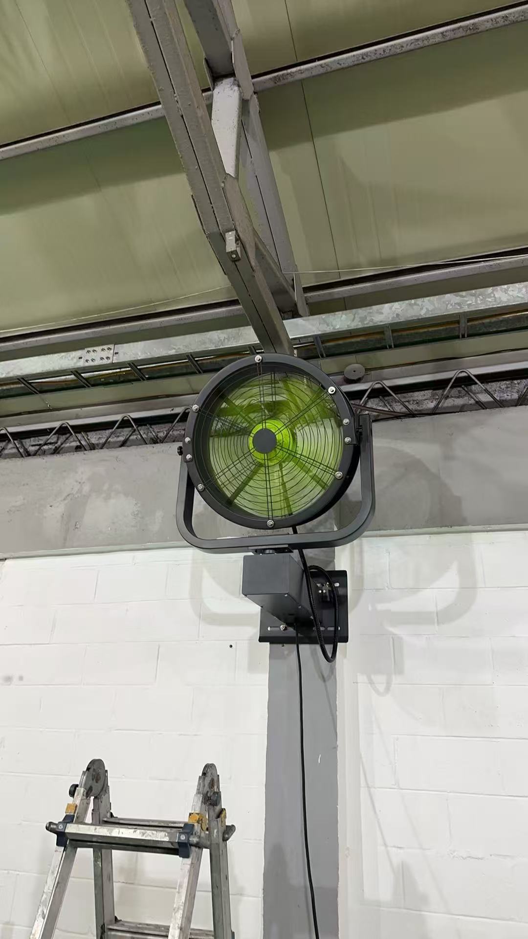 How to Maximize Performance with the Right Large Warehouse Fan Size