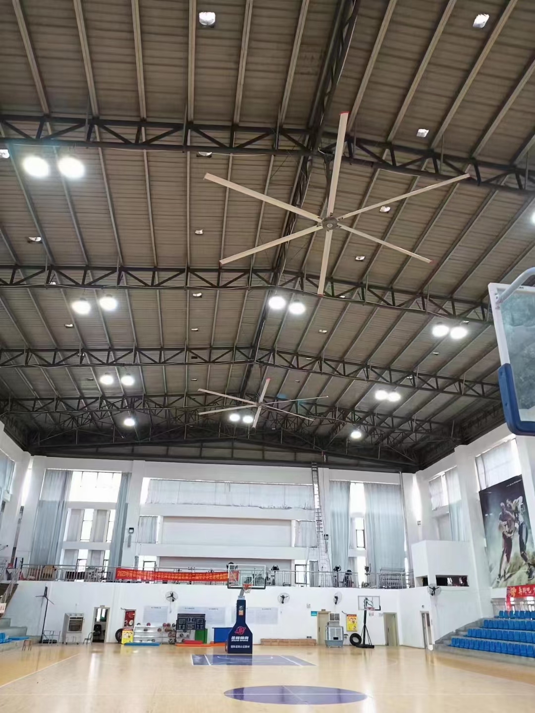 How Airport Fans Improve Air Quality and Passenger Comfor