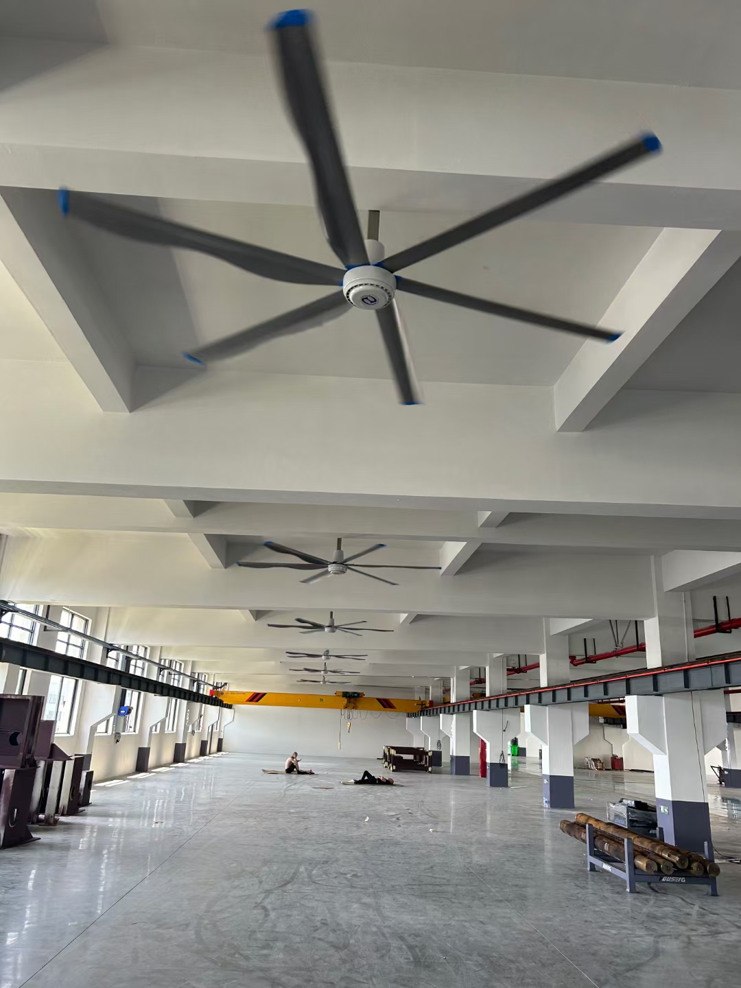 How Do Commercial Warehouse Fans Improve Worker Comfort and Productivity?