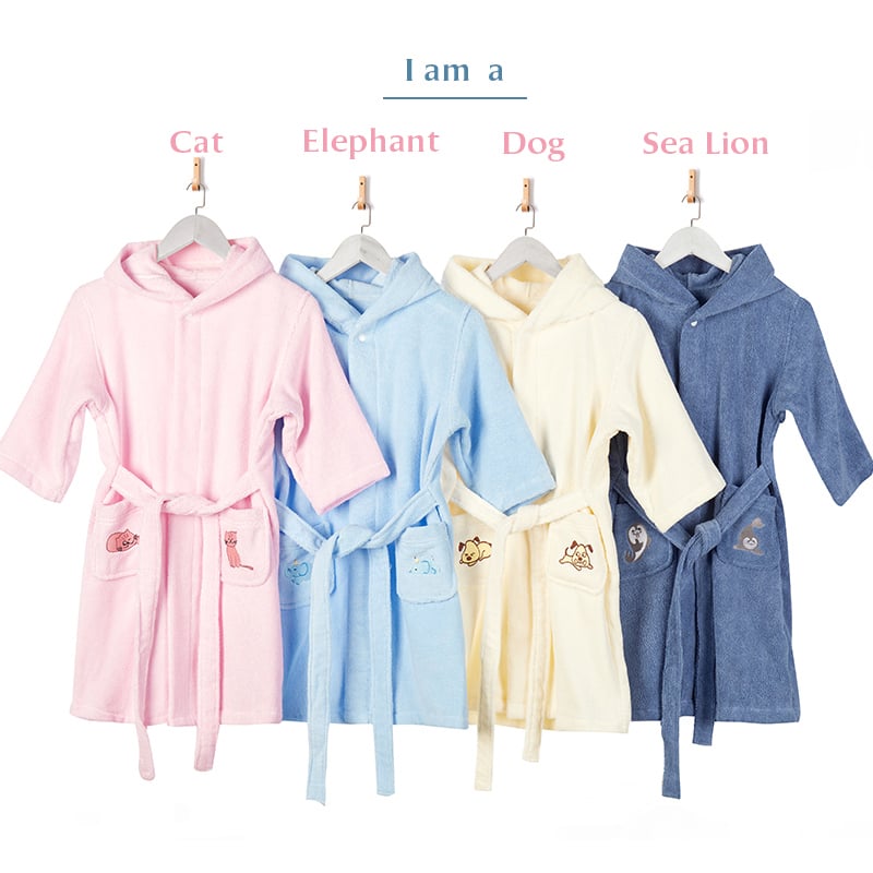 Cotton bathrobe with embroidery