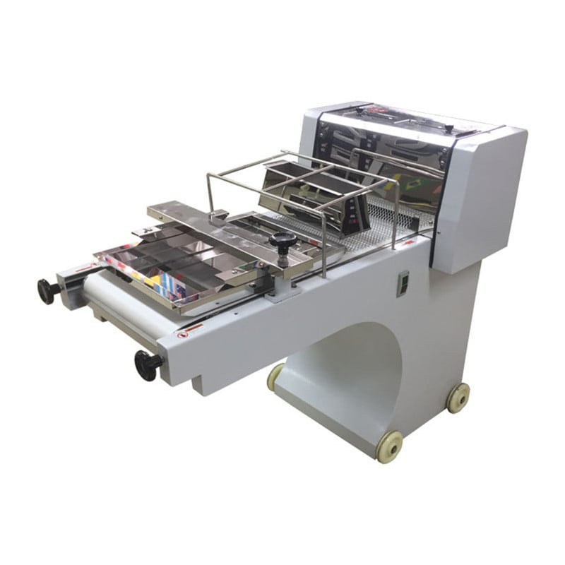 Bread, cake and toast shaping machine, dough shaping machine, professional equipment for kitchens and supermarkets