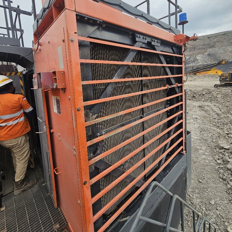 Sinrui Mining Replaceable Copper Fin Heatsink Running on CAT D8R.jpg