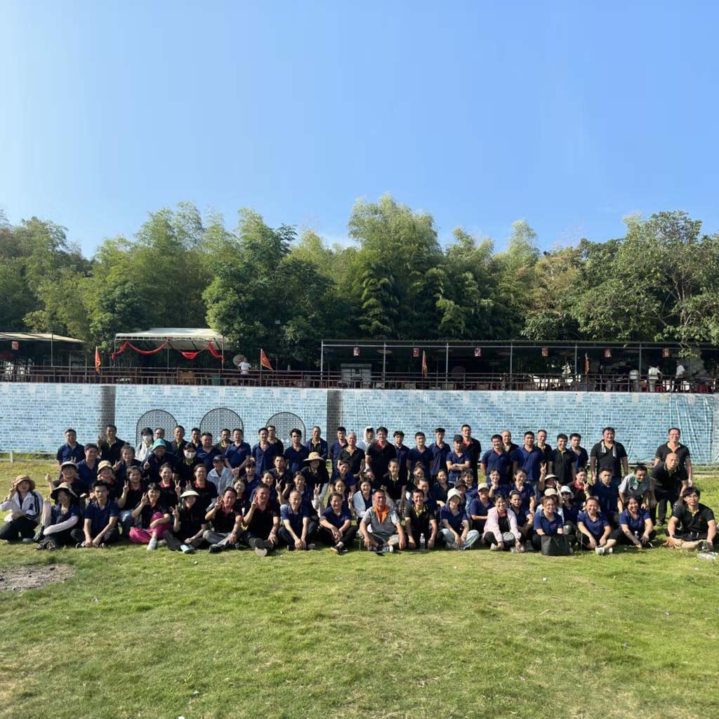 A Delightful Group Building at the Dragon Manor