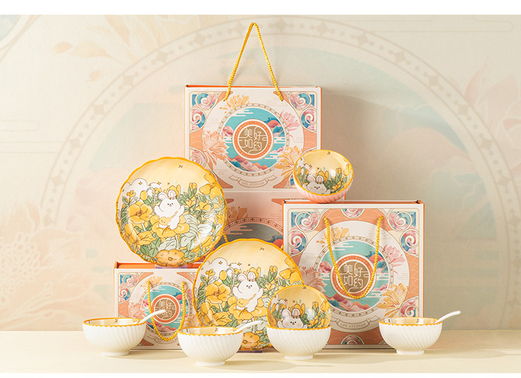 Bílé porcelánové nádobí jsou pro každou večeři elegantní a nadčasové