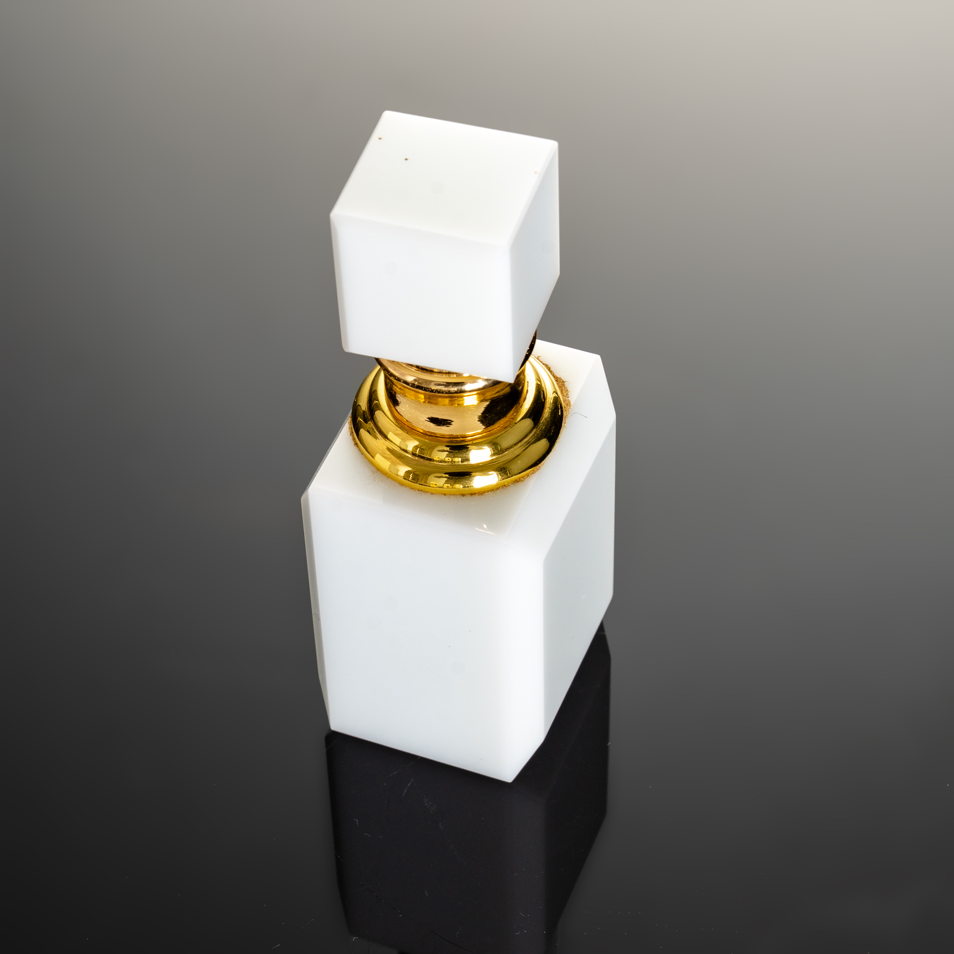 SmallBridge New Design White Jade perfume Bottle Essential Oil Bottle Surface Sandblasting Logo Coloring Liquid Bottle