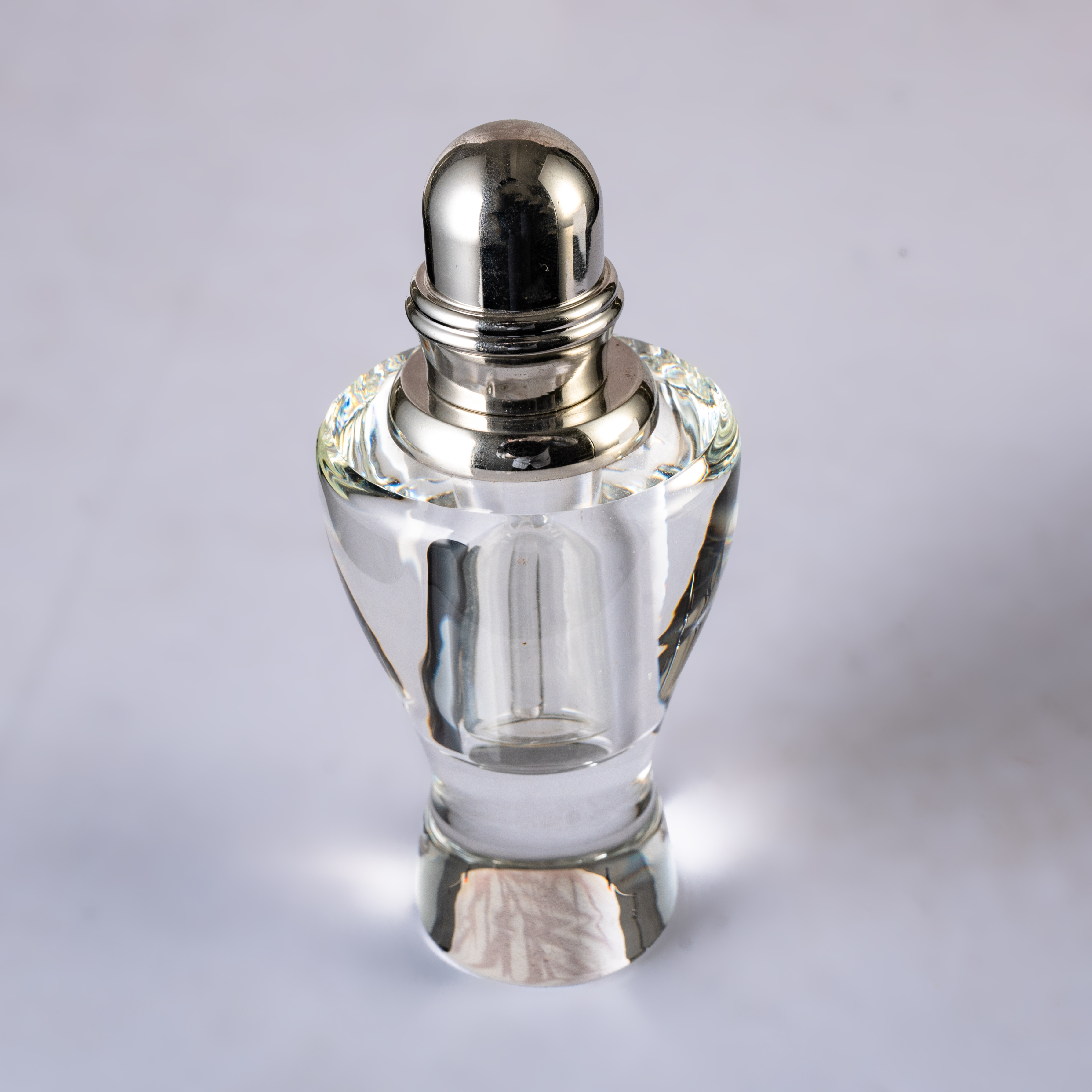 SmallBridge تصميم جديد بالجملة زجاجة عطر شفافة الشكل الواحد مع غطاء معدني للنساء في دبي Savage Air Crystal زجاجة عطر