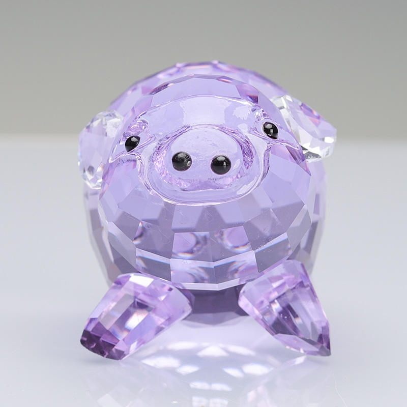 Crystal pig manufacturer with superior quality is the preferred choice for giving gifts to people. Living room ornaments are the preferred choice for giving friends birthday gifts