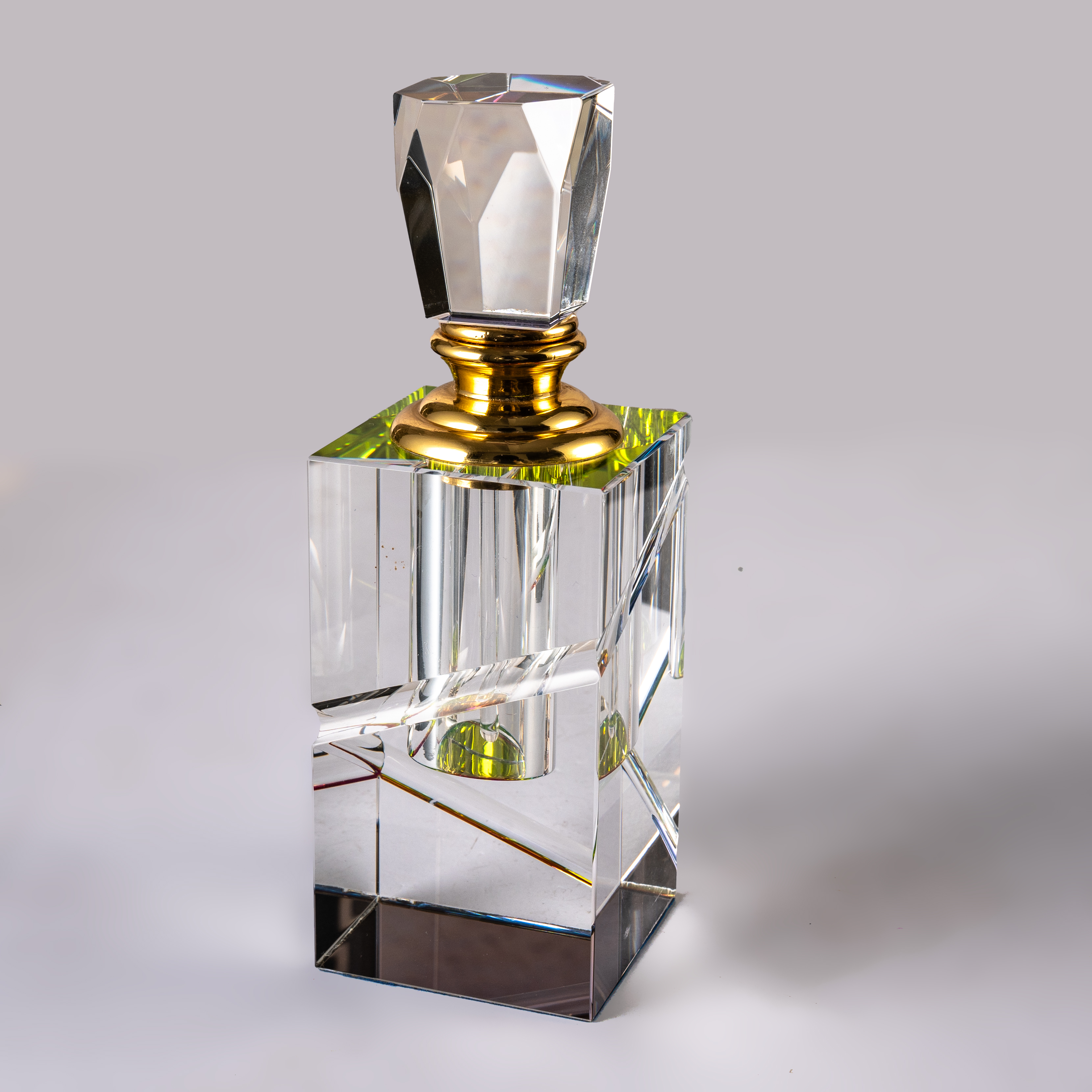 SmallBridge Luxury Crystal perfume Bottle Wholesale Color plated Essential Oil perfume Bottle with Drip Stick is suitable for personal use