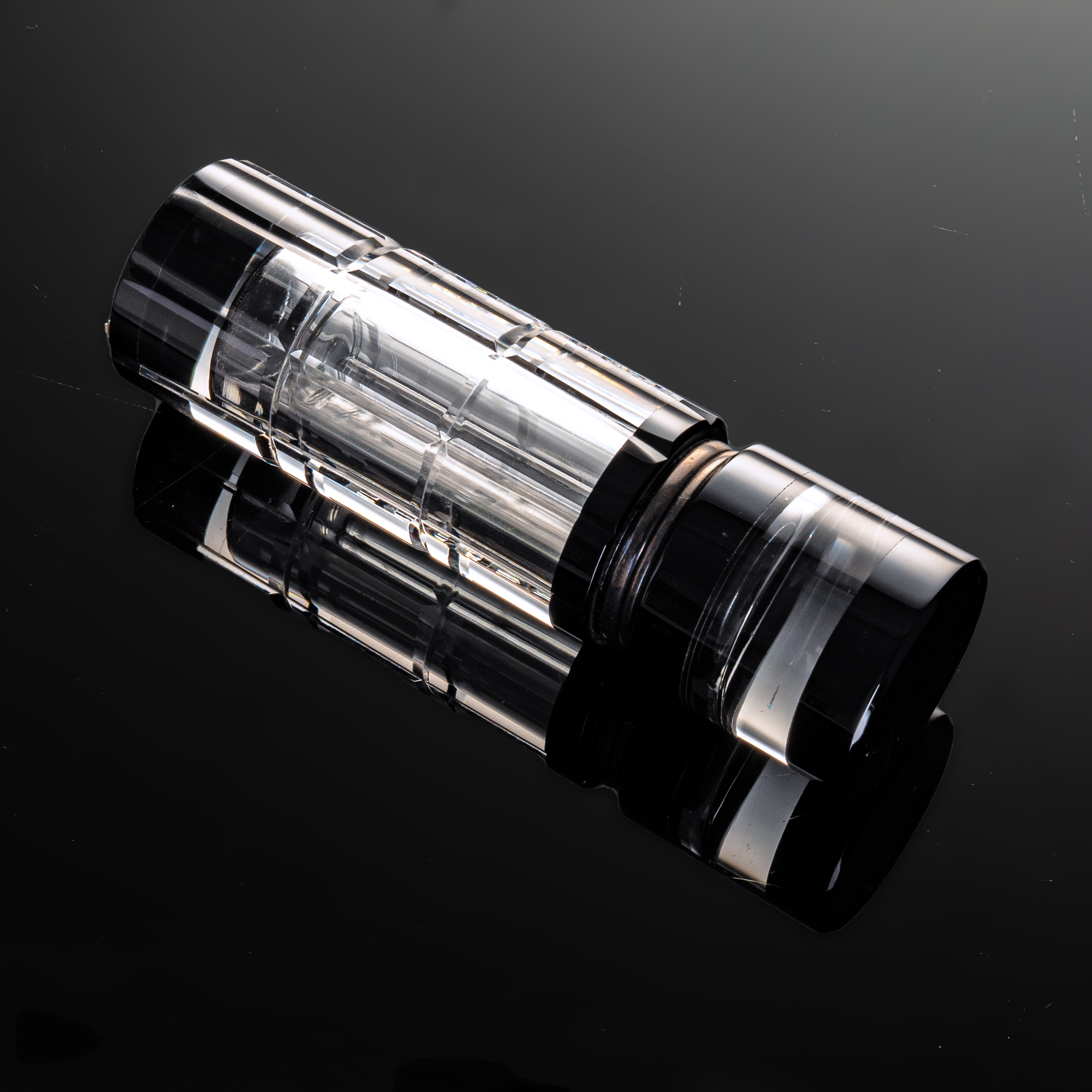 SmallBridge Crystal perfume bottle Black small capacity can be customized for wholesale and personal use Preferred bottle body 164g.6ml