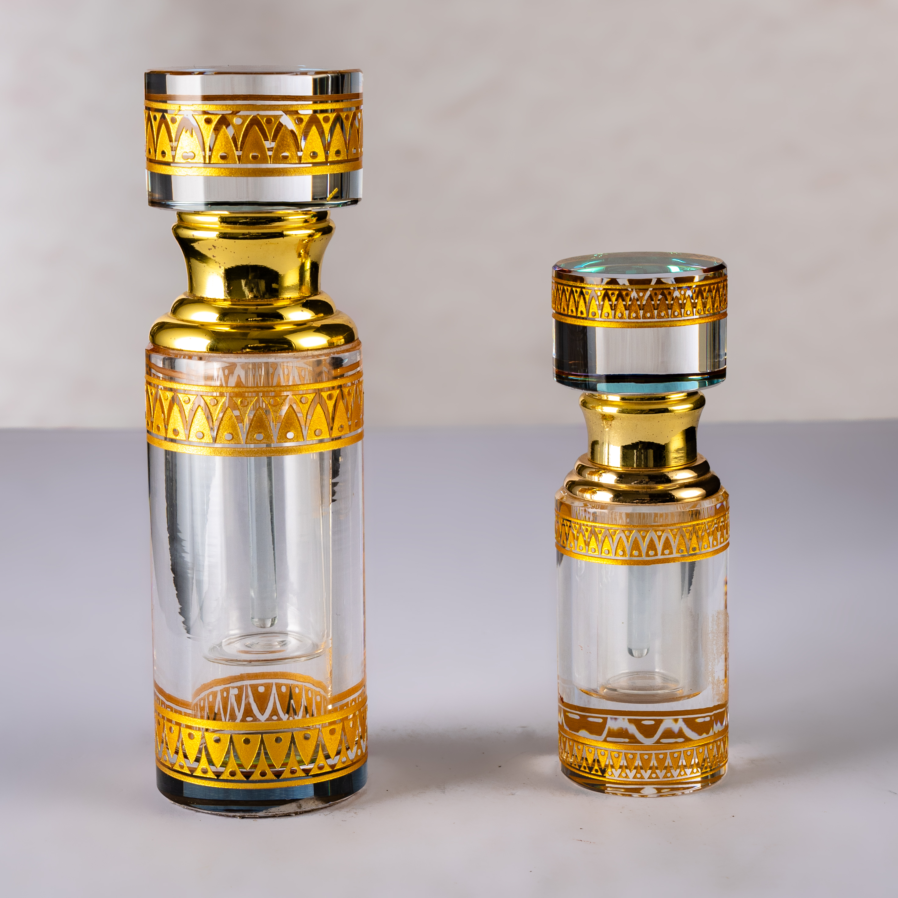 Smallbridge New Design Wholesale perfume bottle Vintage sandblasting process Color plated essential oil bottle Liquid bottle Capacity 12ml Bottle Weight 160g