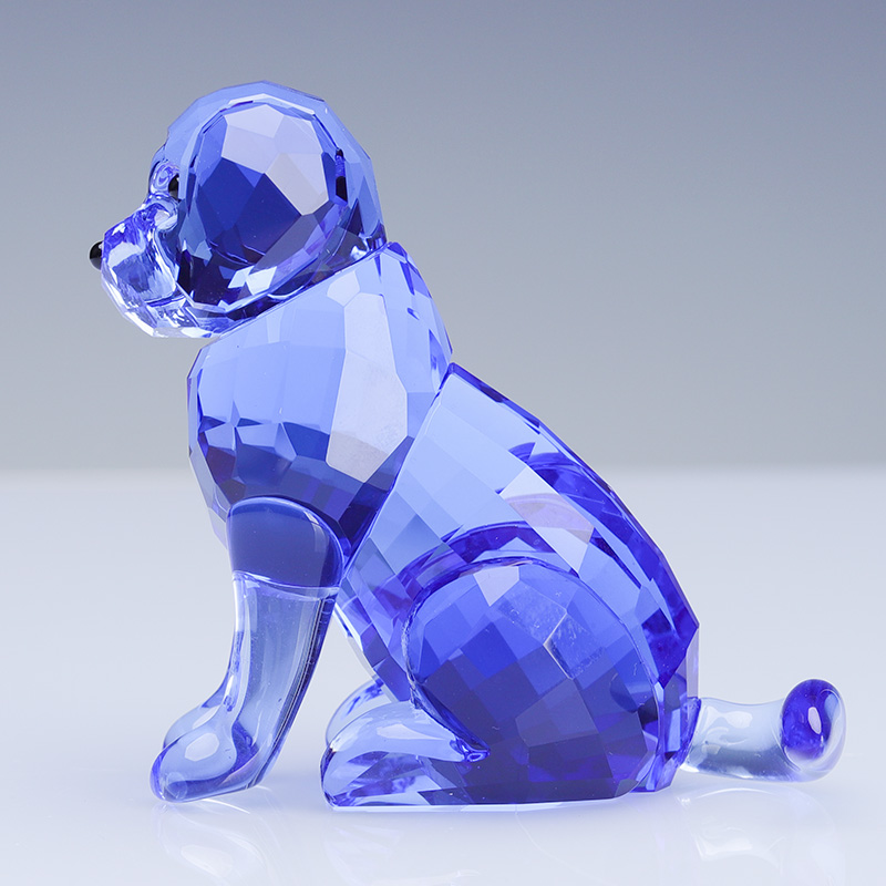 Realistic and vivid images of small animals and dogs can be given as gifts or customized for wholesale