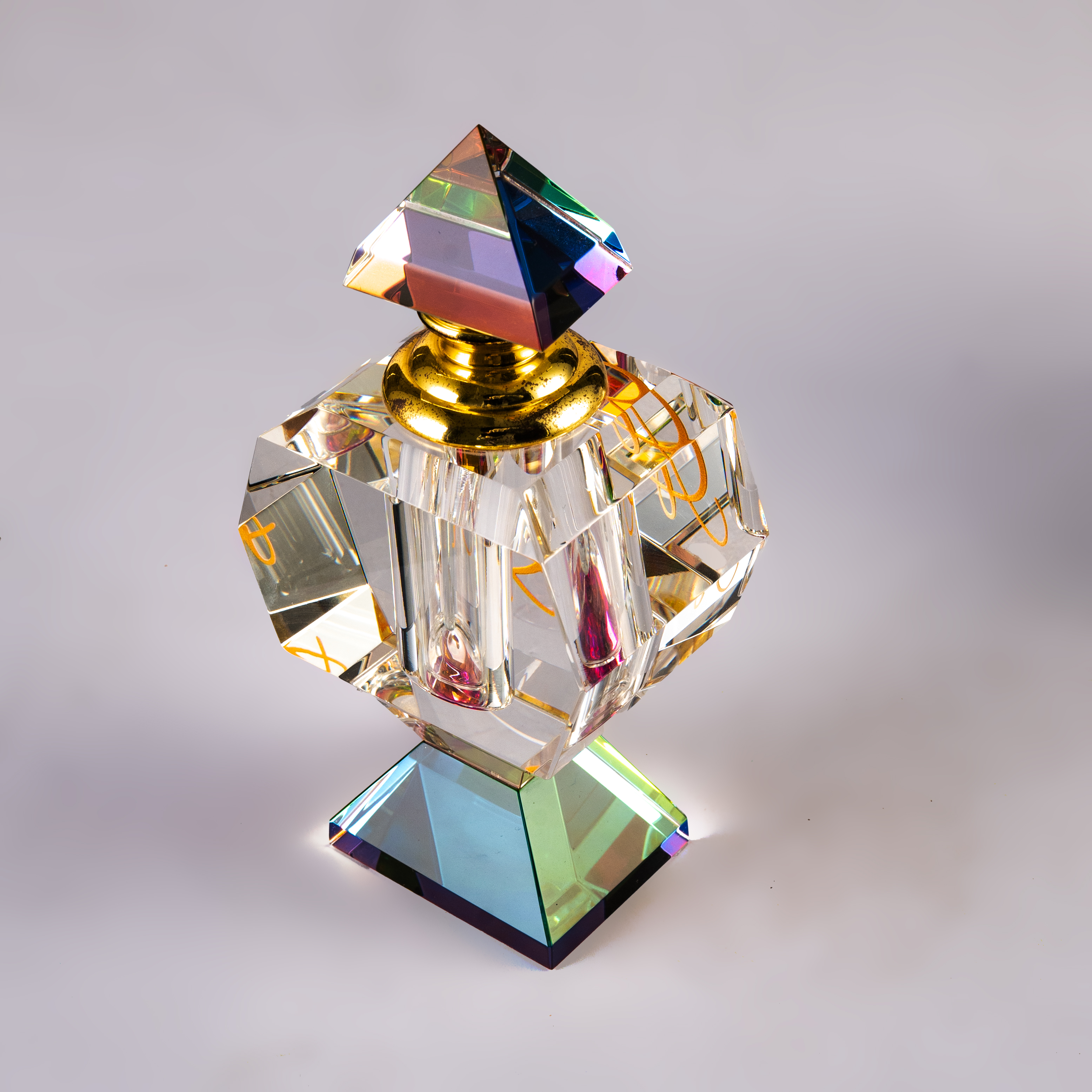 SmallBridge Luxury Crystal perfume Bottle Wholesale Sand Blasting Color Plating Advanced Essential Oil perfume Bottle with Drip Stick for Personal Use