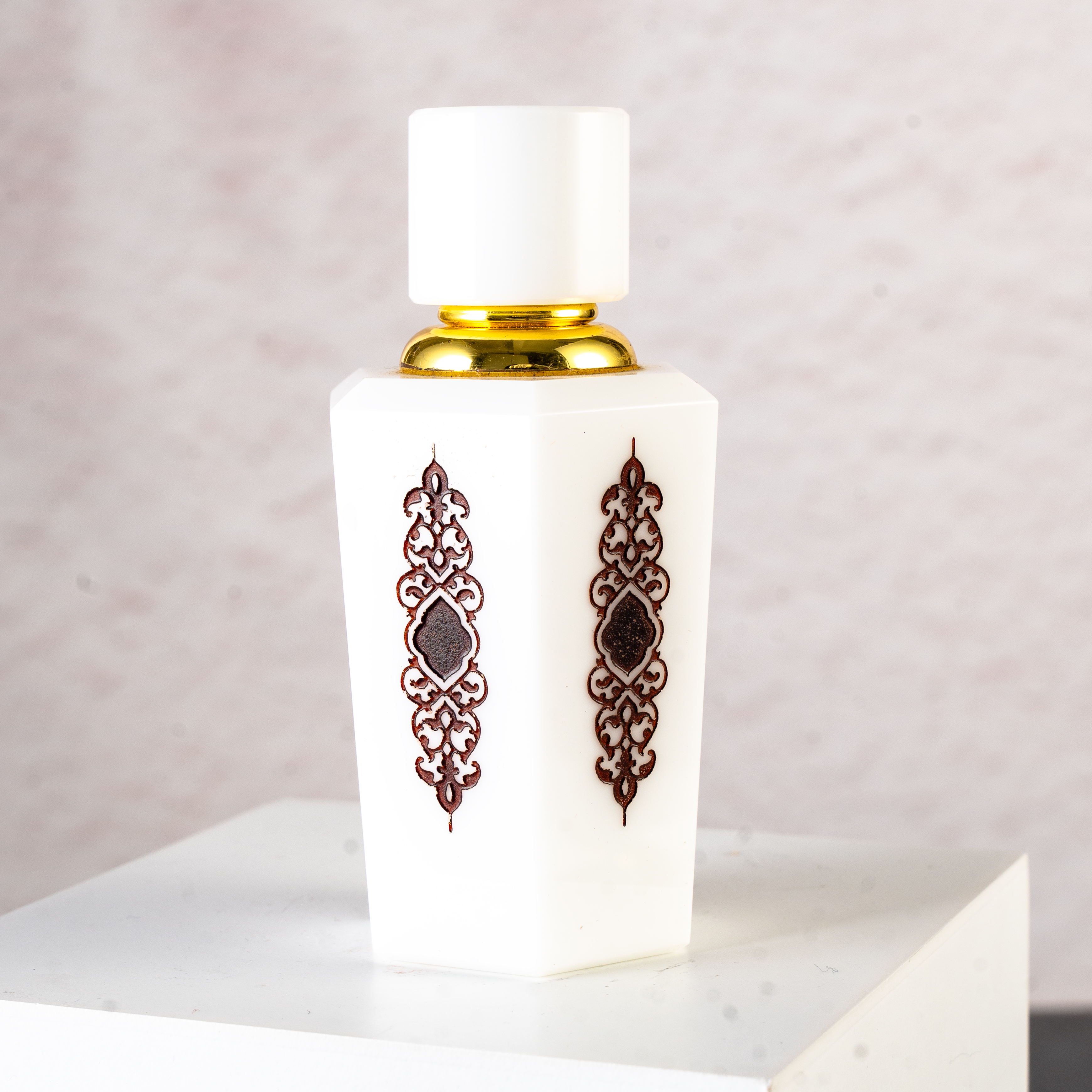 Smallbridge can be customized and wholesale perfume bottle essential oil bottle cream white sandblasting coloring style capacity 12ml liquid container 137g