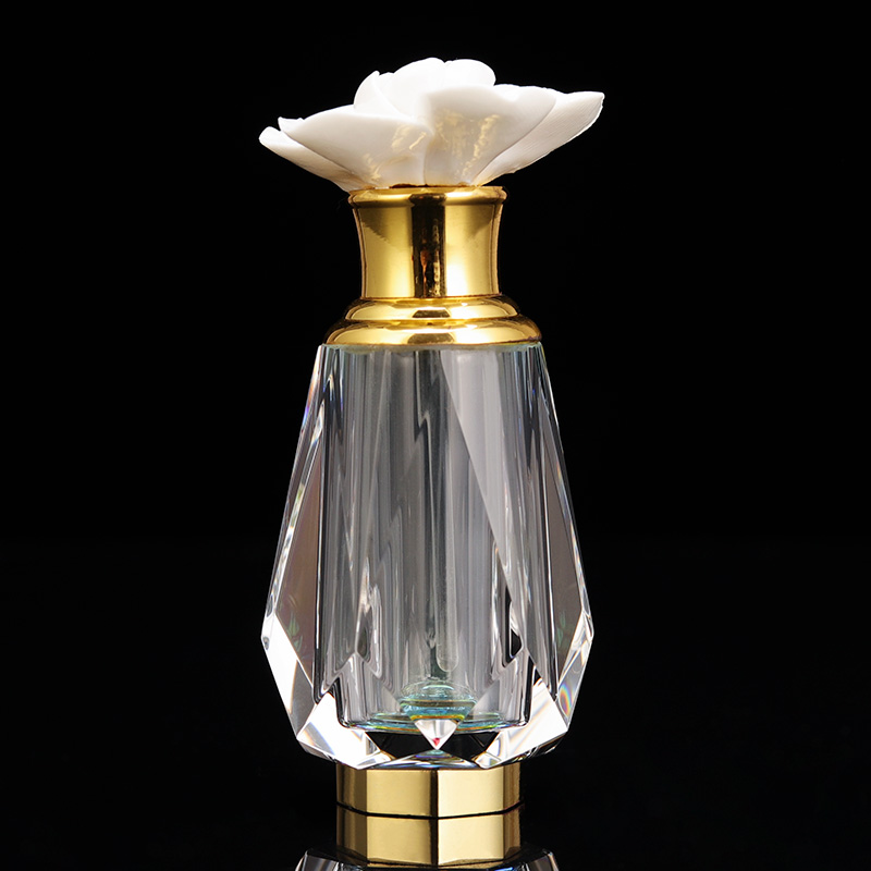 Groothandel Diverse Luxe Veelzijdige Roosvormige Kristallen Parfumflessen voor Bruiloftsgeschenken