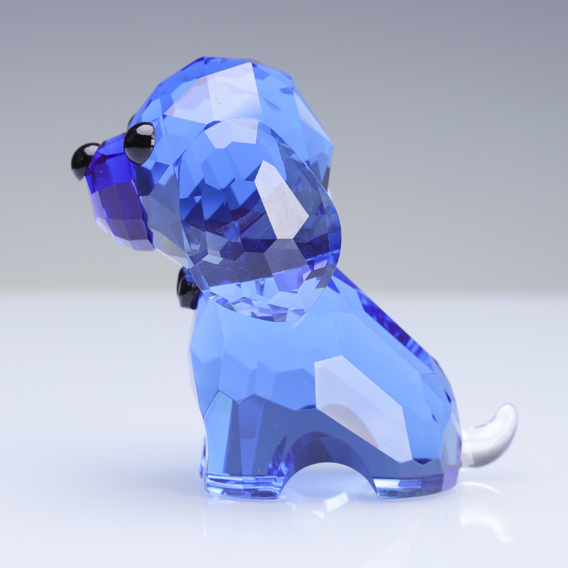 Realistic and vivid images of small animals and dogs can be given as gifts or customized for wholesale