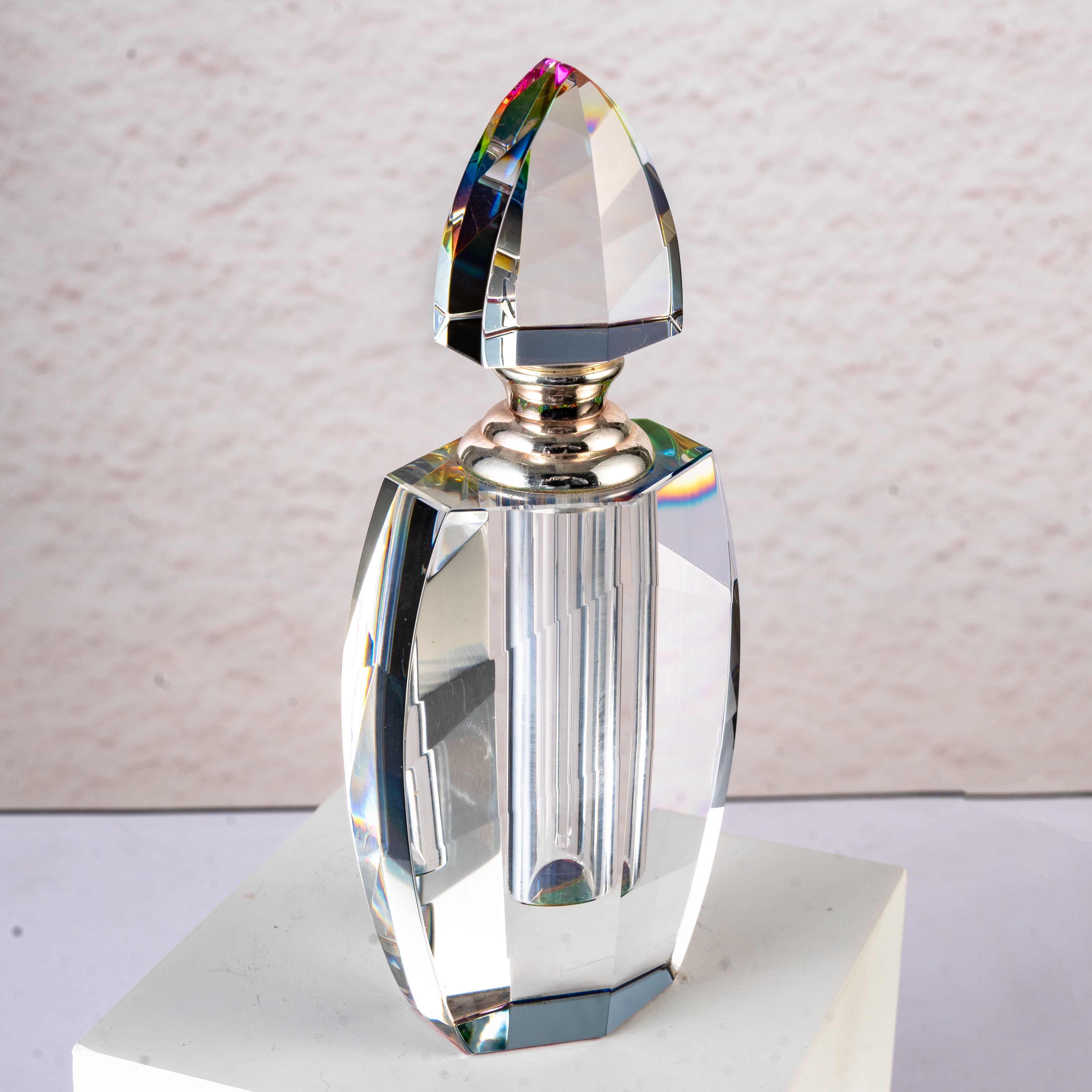 SmallBridge Crystal perfume bottle, flat, transparent, color plated, customized, can be sent to others for their own use in wholesale