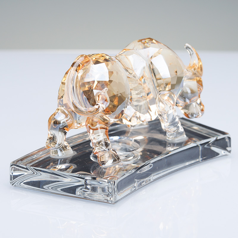  Crystal handicrafts, gifts for the Chinese zodiac sign of the Ox, and high-end, atmospheric, cute, and vivid living room decorations