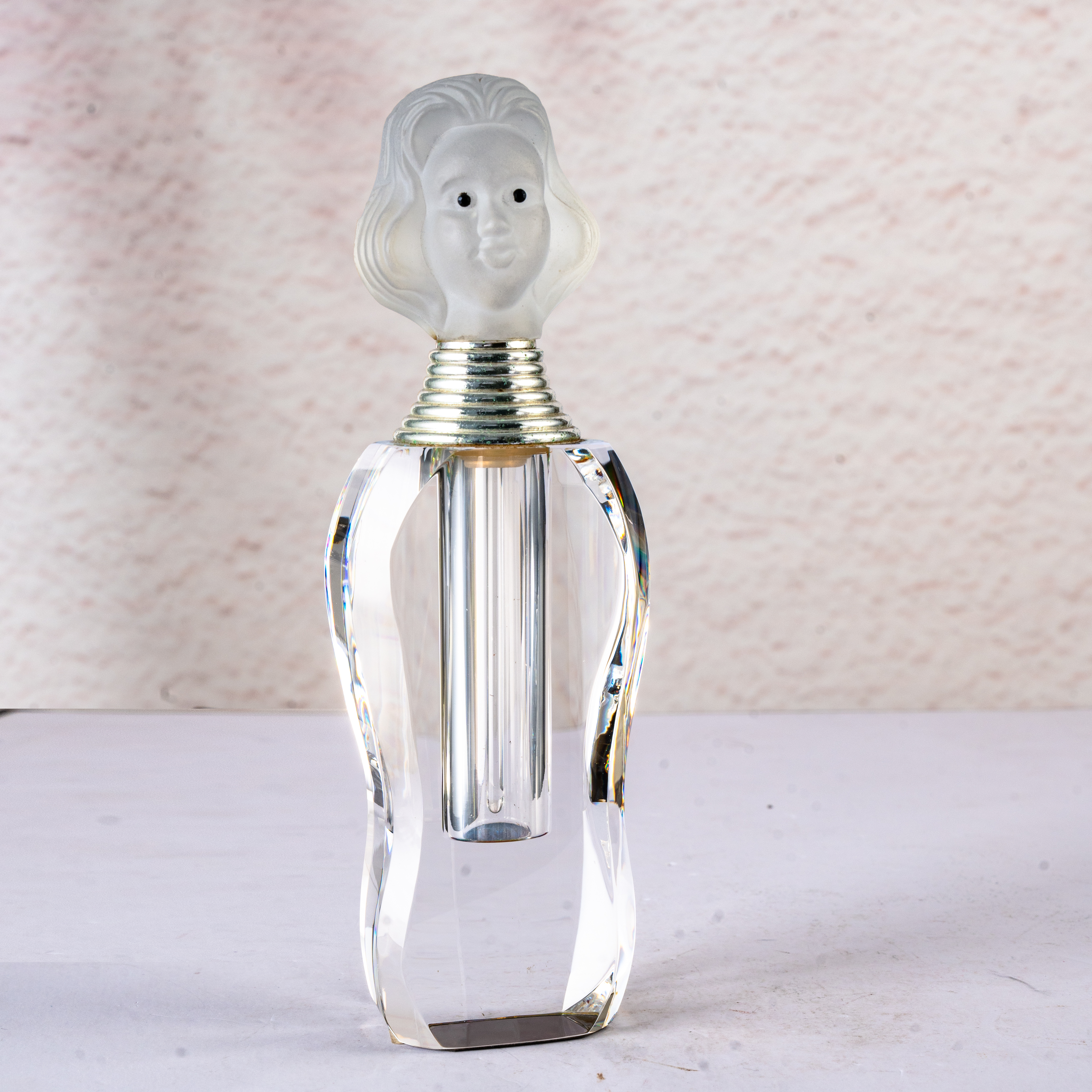 SmallBridge high-grade crystal perfume bottle wholesale beauty head as bottle cap beautiful atmosphere for personal use are suitable bottle weight about 490g
