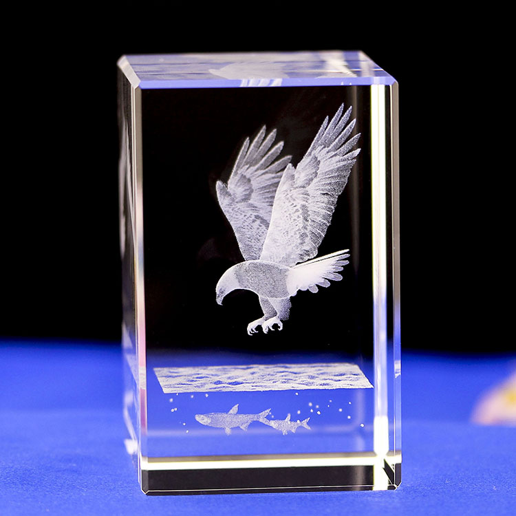 Crystal crafts with 3d laser engraving eagle and fish for souvenir factory