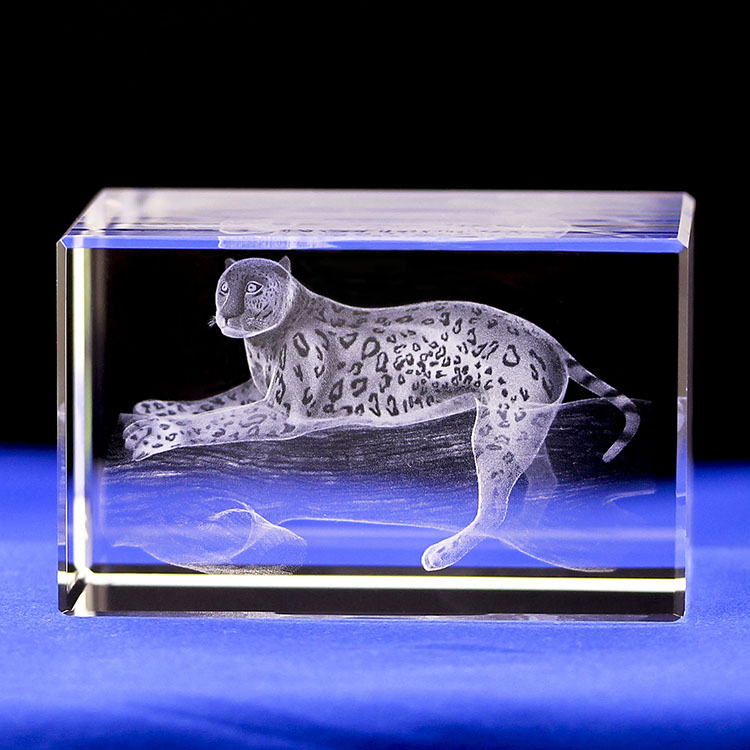 Small Bridge Customized Modern 3D Etched Laser Crystal Panther Glass Block for Home Decoration Sizes 50mm and 80mm details