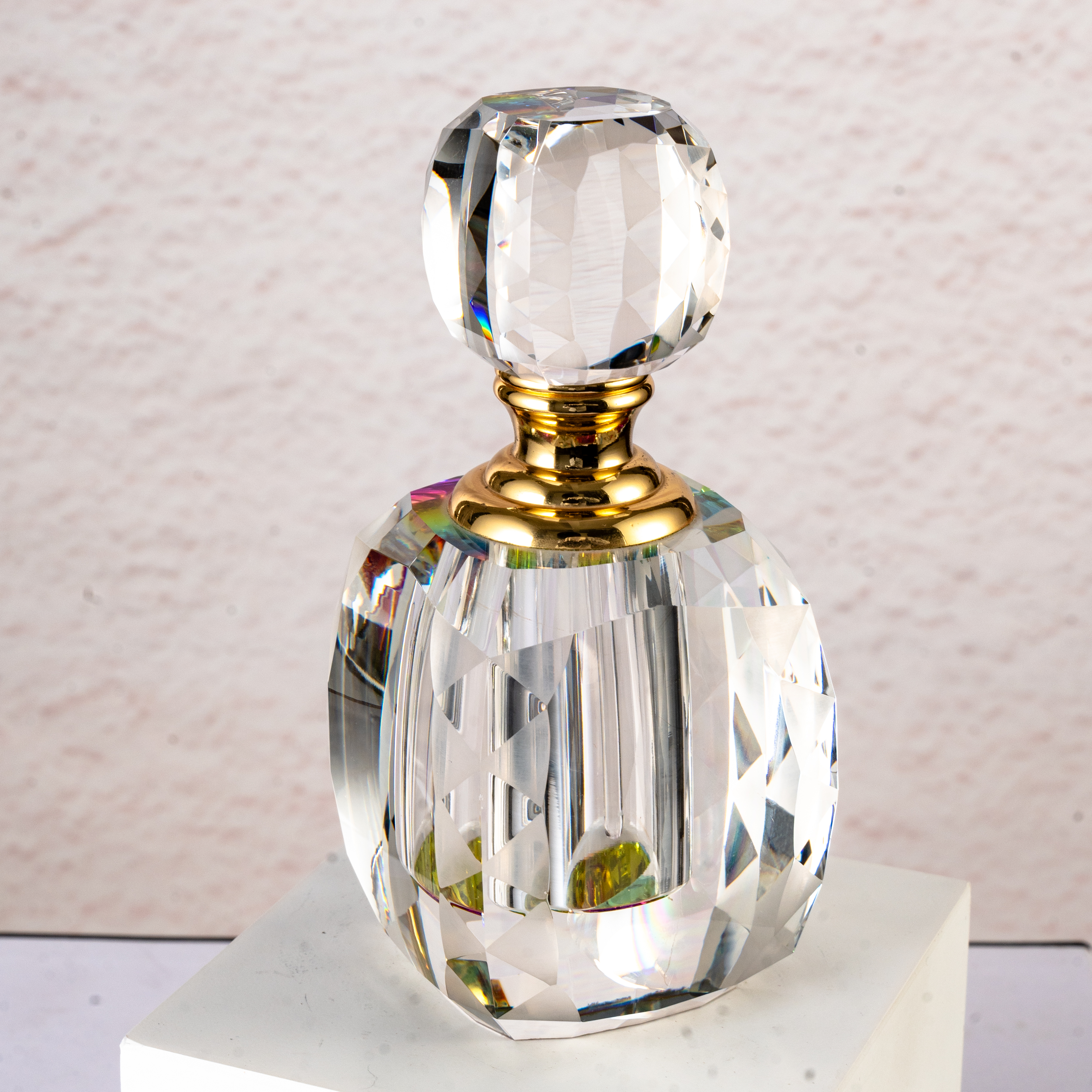 SmallBridge high-grade crystal perfume bottle transparent color plated diamond faceted craft wholesale can be customized for personal use can be used as a decoration collection bottle body 700g capacity 12ml