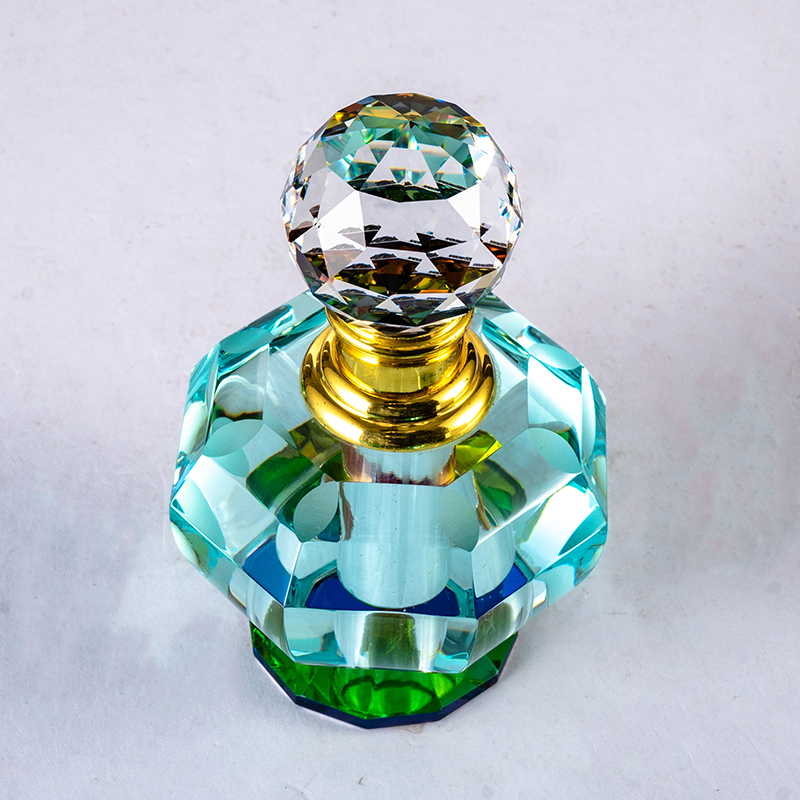 SmallBridge high-grade crystal perfume bottle Lake blue pumpkin shape gold metal wholesale can be customized for personal use can be used as a decoration collection bottle body 276g