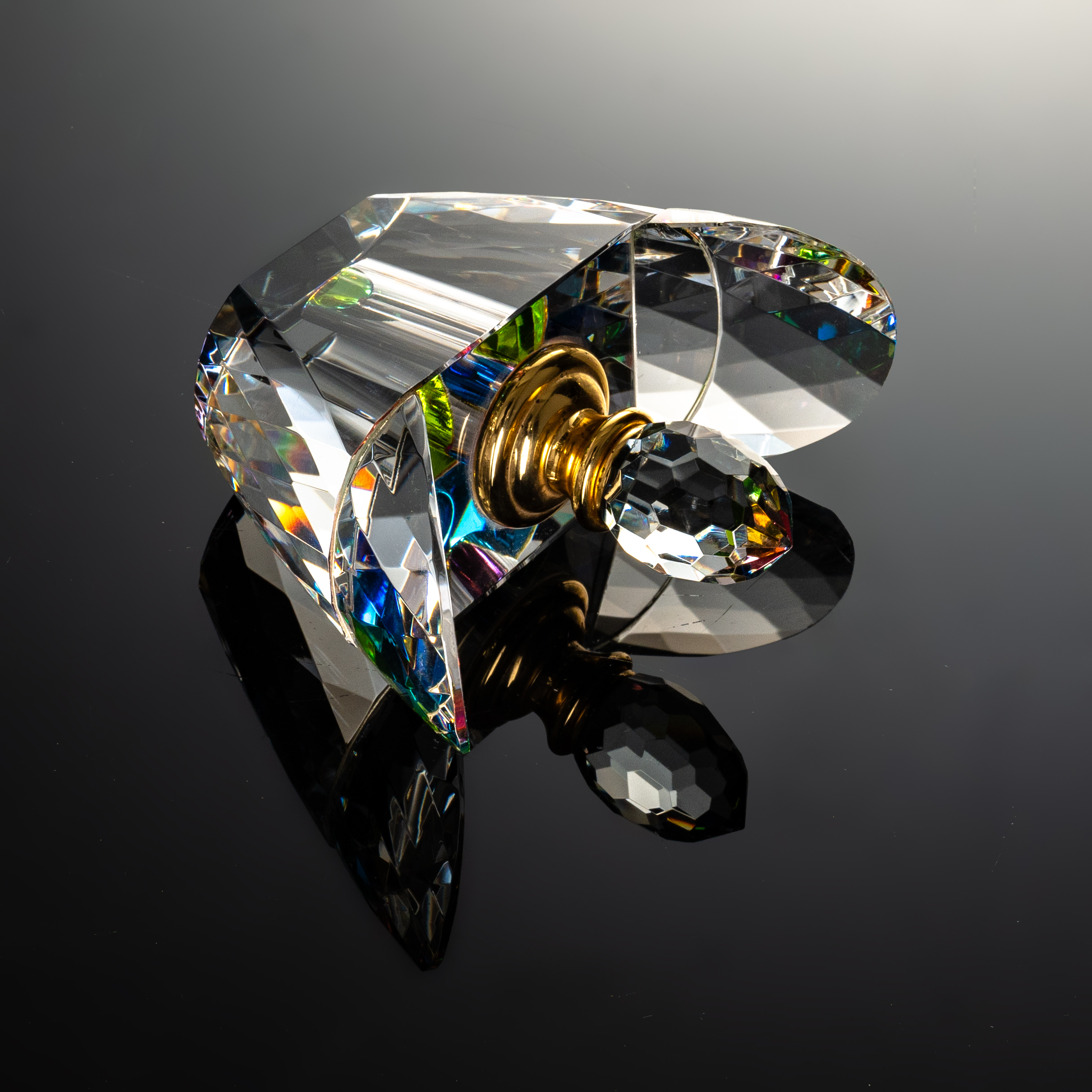 Bouteille de parfum en cristal de luxe SmallBridge transparente avec revêtement couleur style Yuanbao, premium pour huiles essentielles avec bâtonnet goutte-à-goutte, idéale pour un usage personnel.