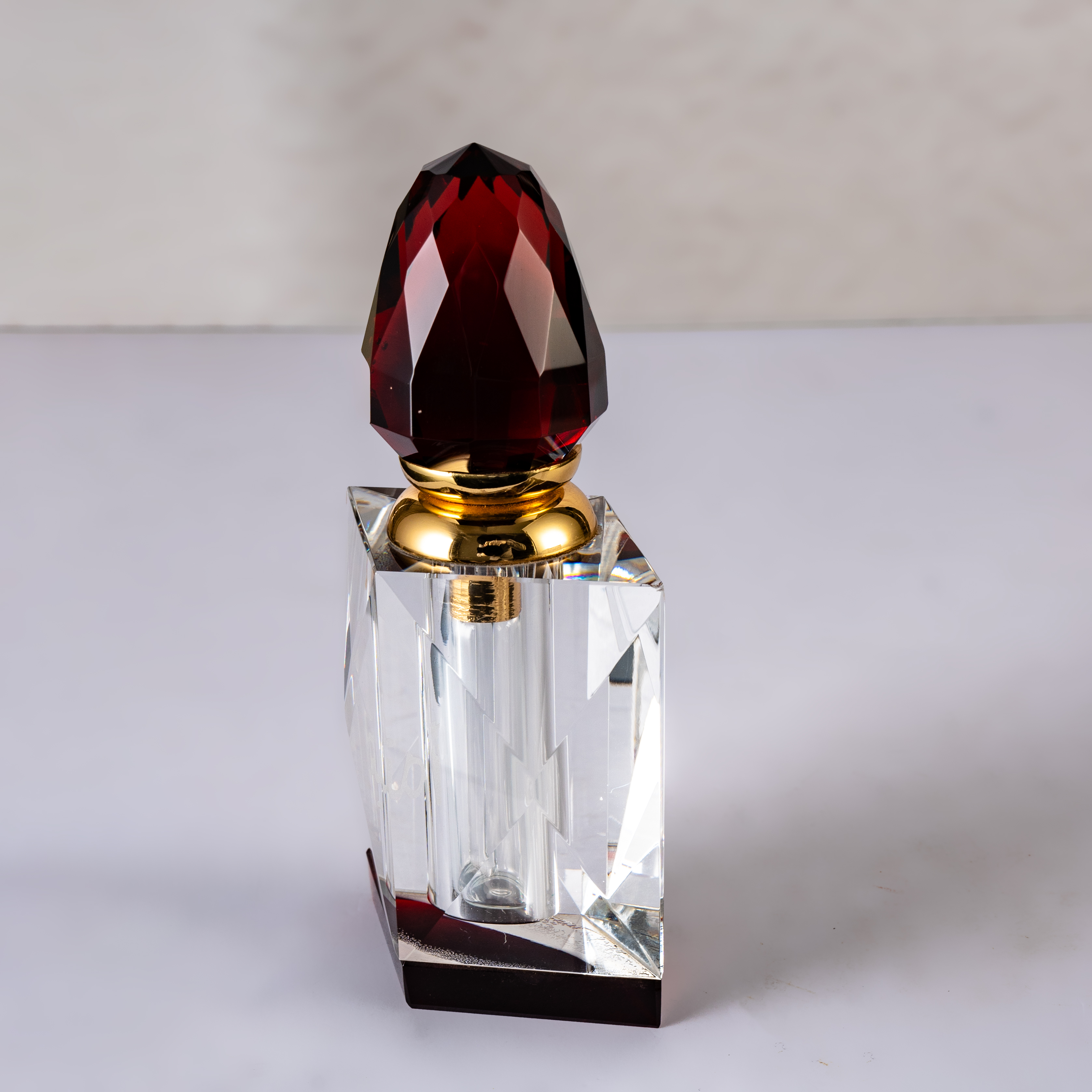Smallbridge New Design Wholesale Transparent perfume Bottle Red Crystal Cap Essential Oil Bottle Liquid Bottle Body 255g