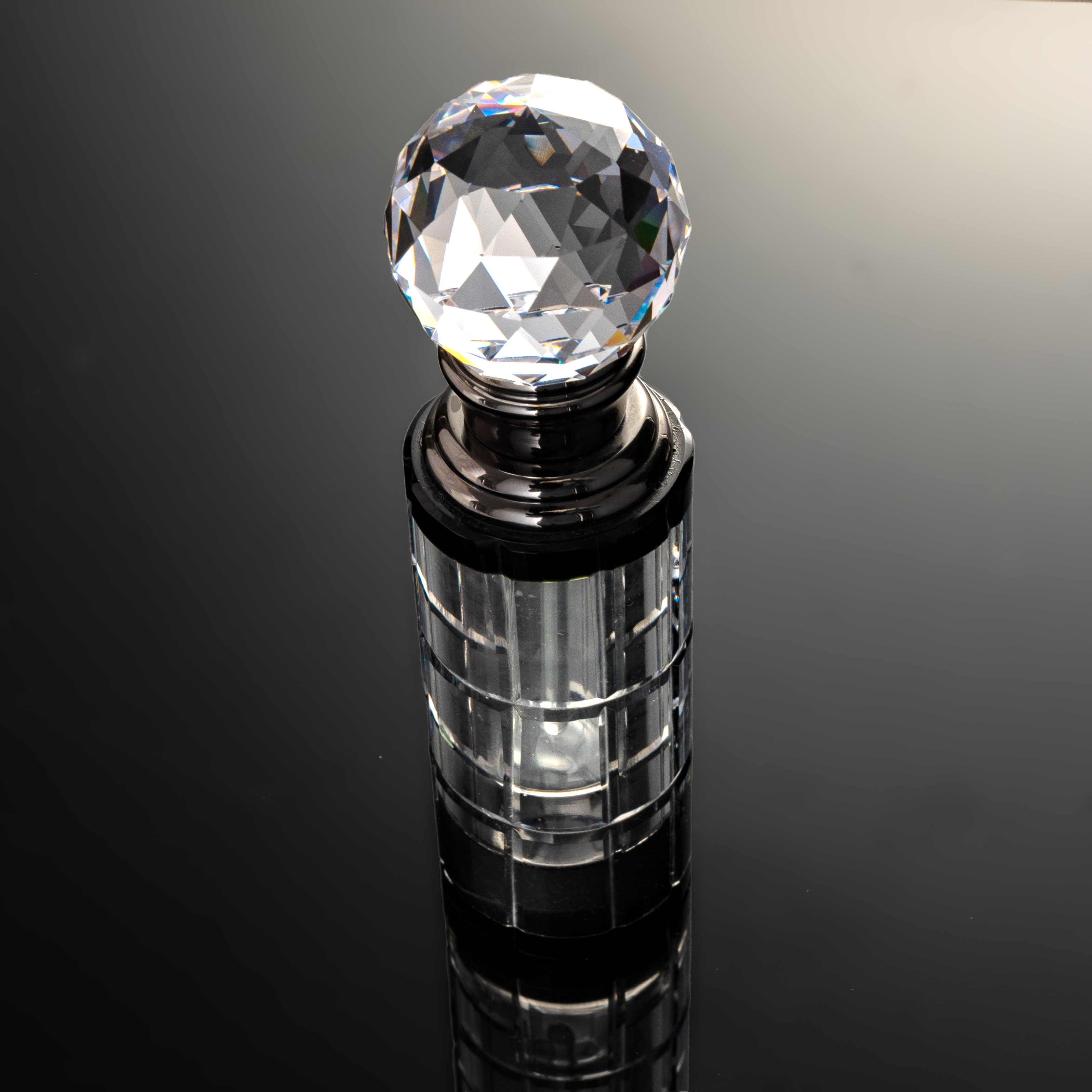 SmallBridge Crystal perfume bottle Small capacity, customizable, wholesale, self use preferred bottle body 167g.6ml