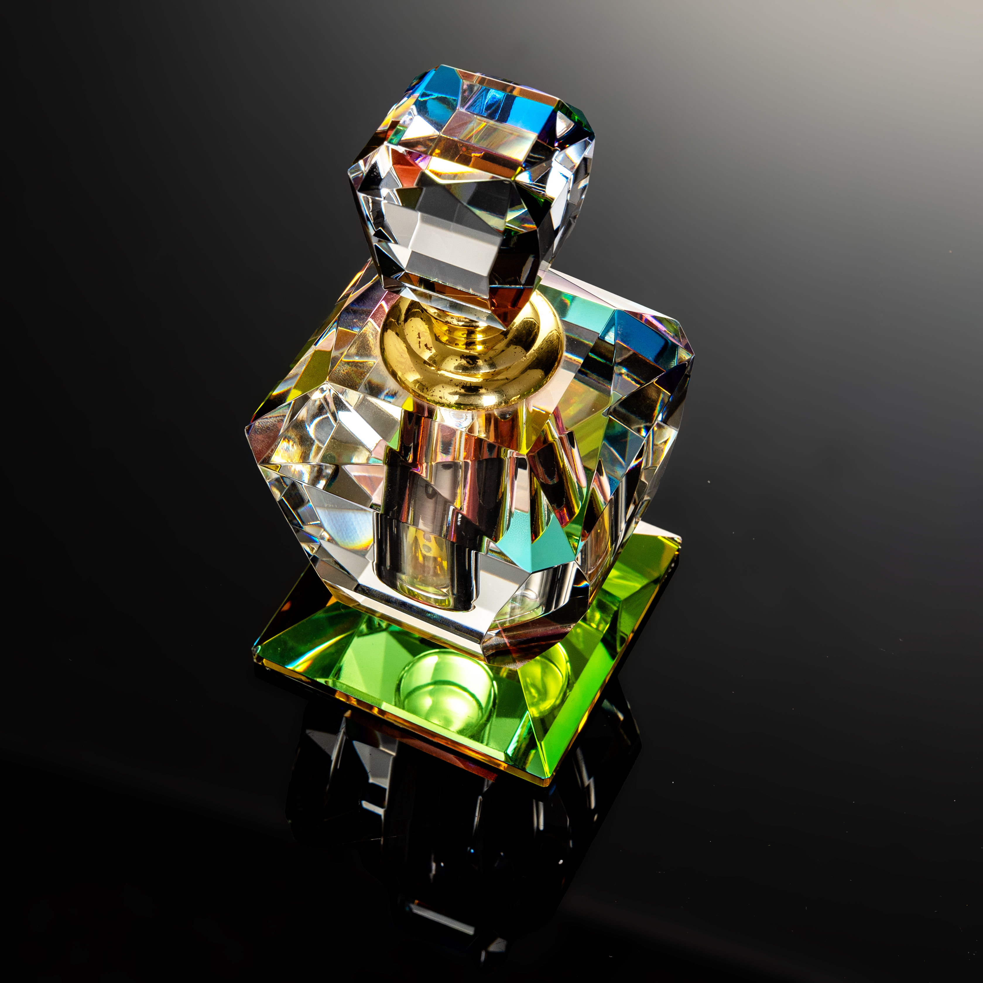 Smallbridge New Design Wholesale Transparent perfume Bottle Multi faceted Bottom Color Plating Process perfume Bottle Essential Oil Bottle Liquid Bottle Body 881g Capacity 12ml
