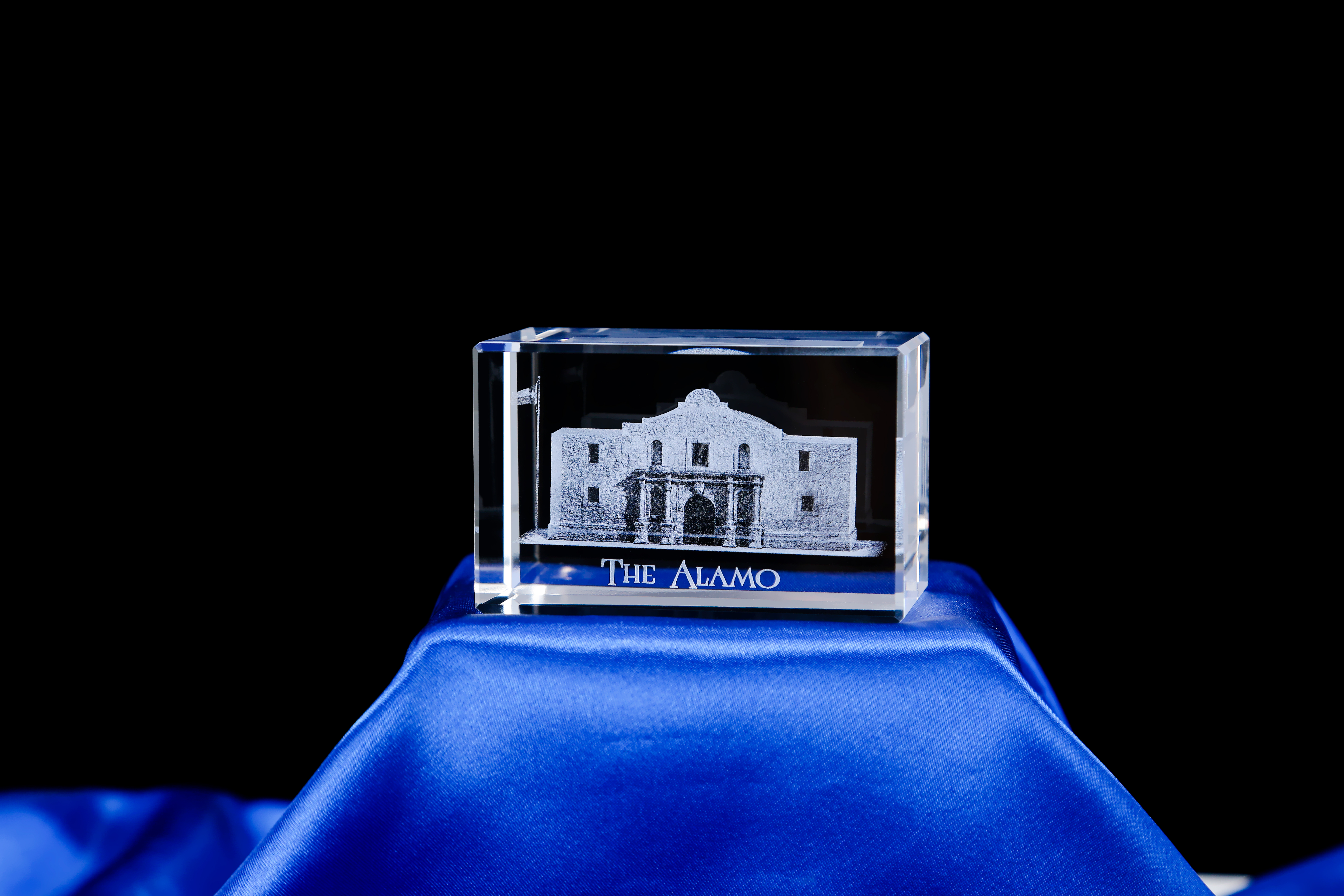 Crystal 3D Laser Etched Building details