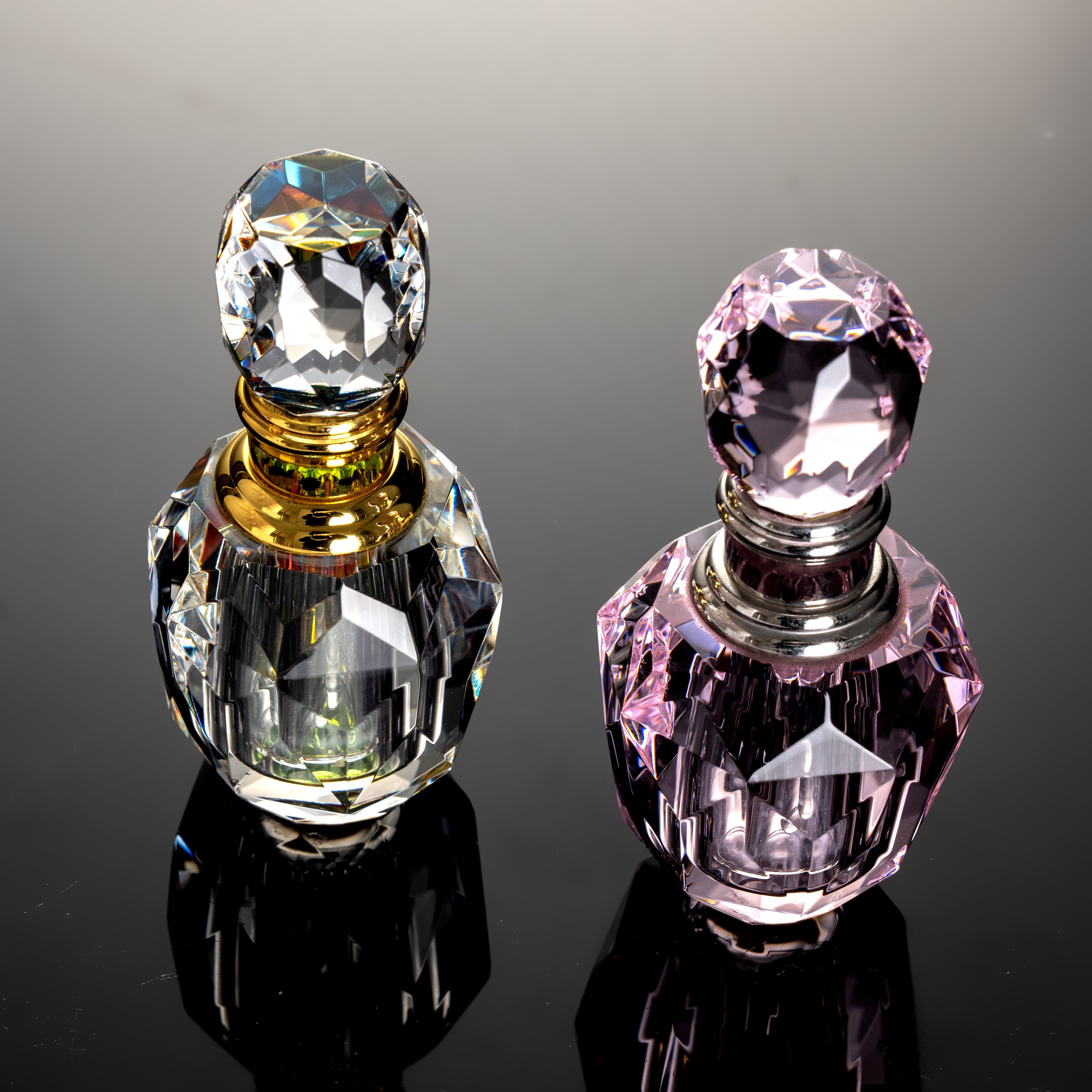 SmallBridge Luxury Crystal perfume Bottle Wholesale Pink and White Couple Essential Oil perfume Bottle with Water Dropping Stick for Personal Use