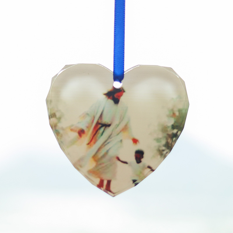 SmallBridge's new design wholesale love pendant can be made of white material or designed with patterns, with a large hanging capacity and advantages