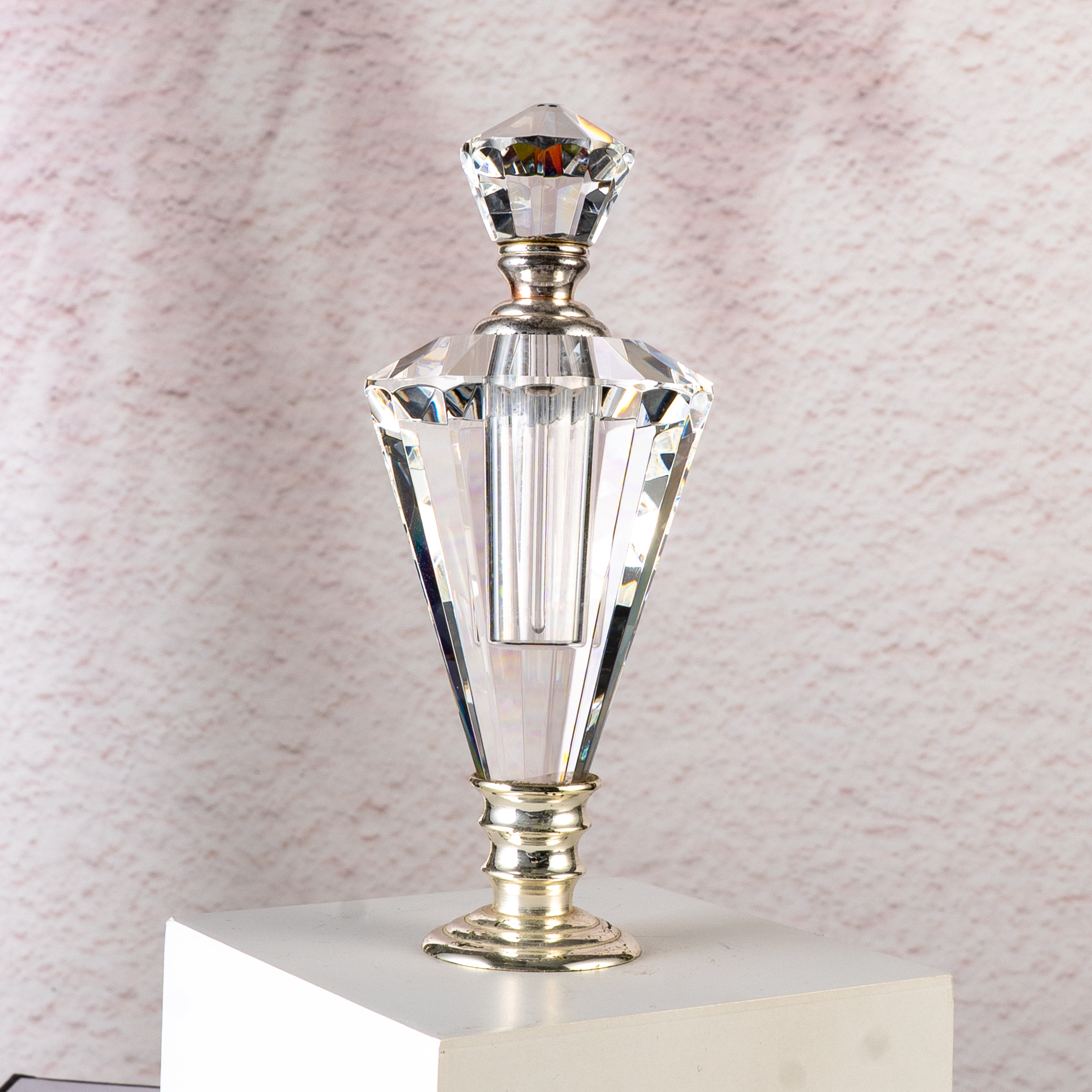 Smallbridge can be customized and wholesale perfume bottle essential oil bottle pyramid shape