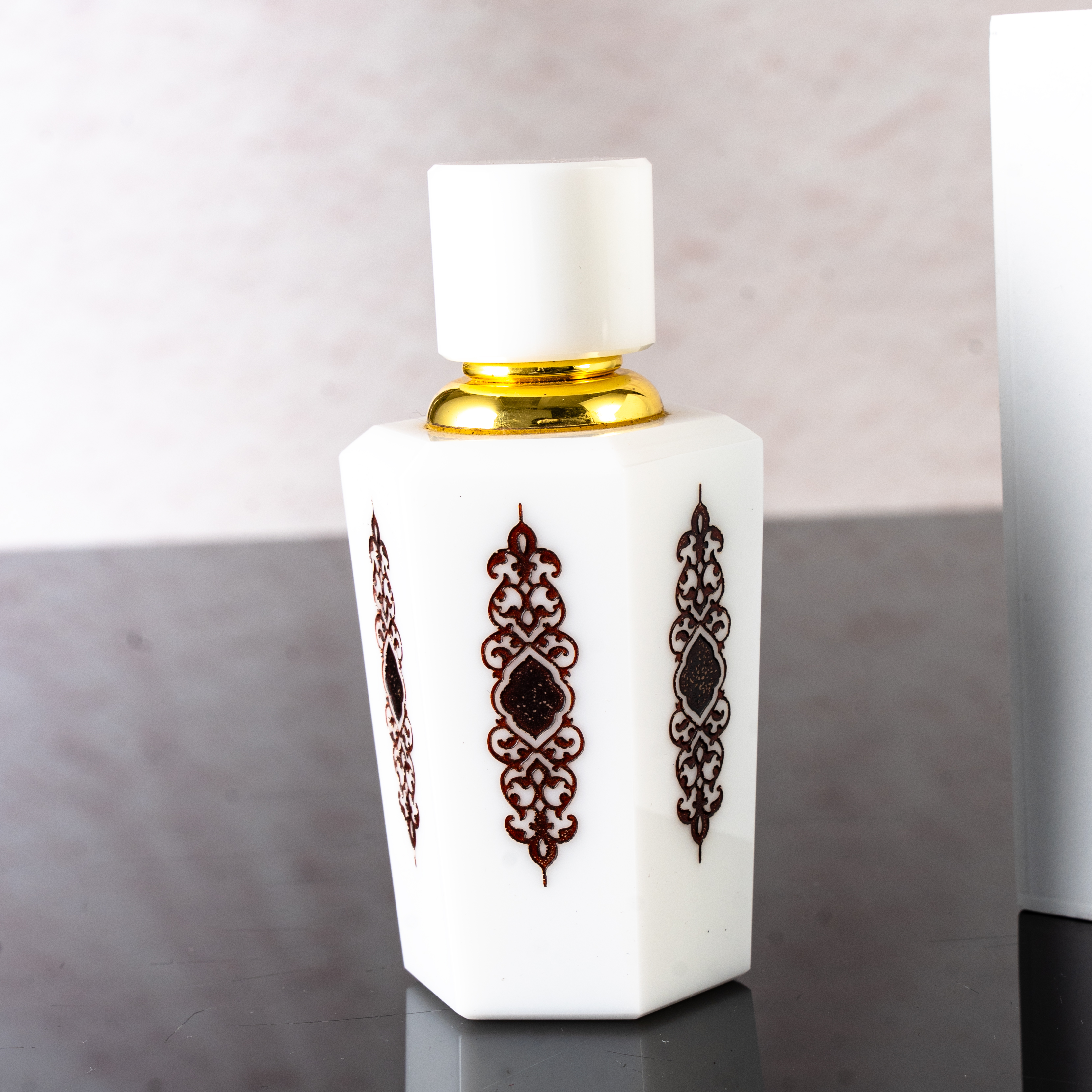 Smallbridge can be customized and wholesale perfume bottle essential oil bottle cream white sandblasting coloring style capacity 12ml liquid container 137g