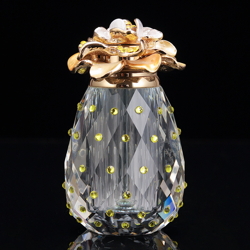 Groothandel Diverse Luxe Veelzijdige Roosvormige Kristallen Parfumflessen voor Bruiloftsgeschenken