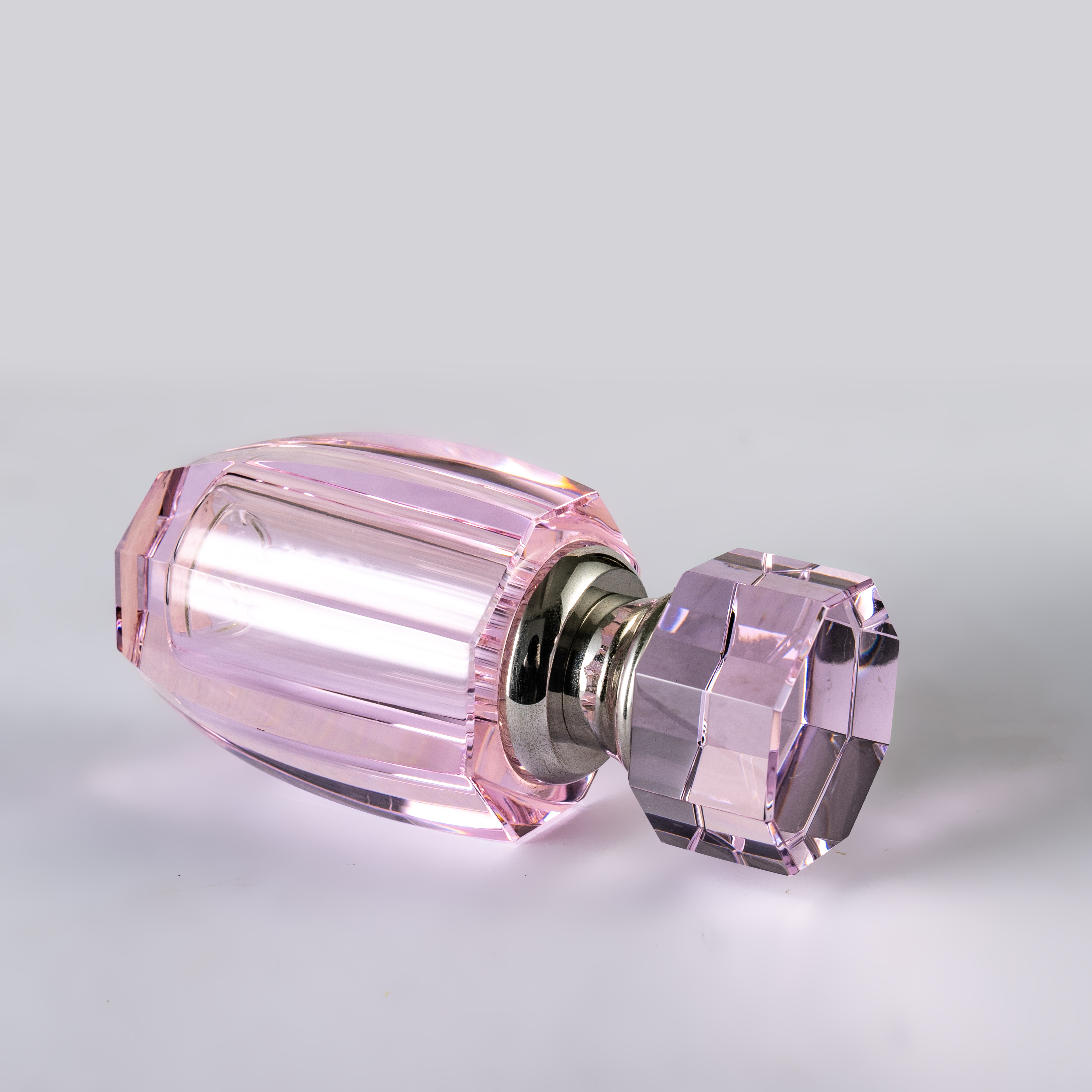 SmallBridge Crystal Wholesale Product Pink perfume bottle Customizable perfume bottle Essential oil bottle Empty bottle Gift giving high-end product