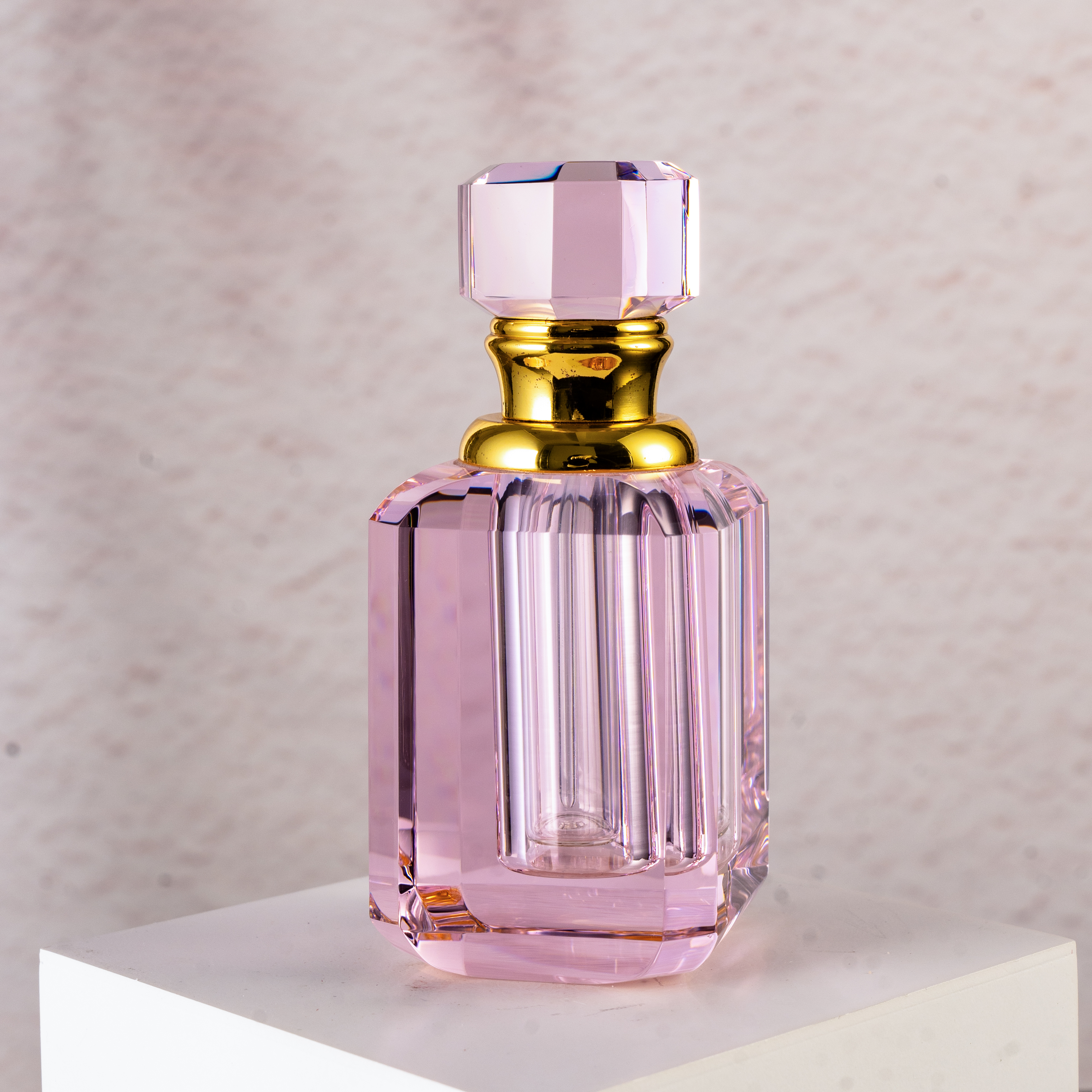 SmallBridge Luxury Crystal perfume Bottle Wholesale Pink Customizable Essential Oil perfume Bottle with Drip Stick is suitable for personal use
