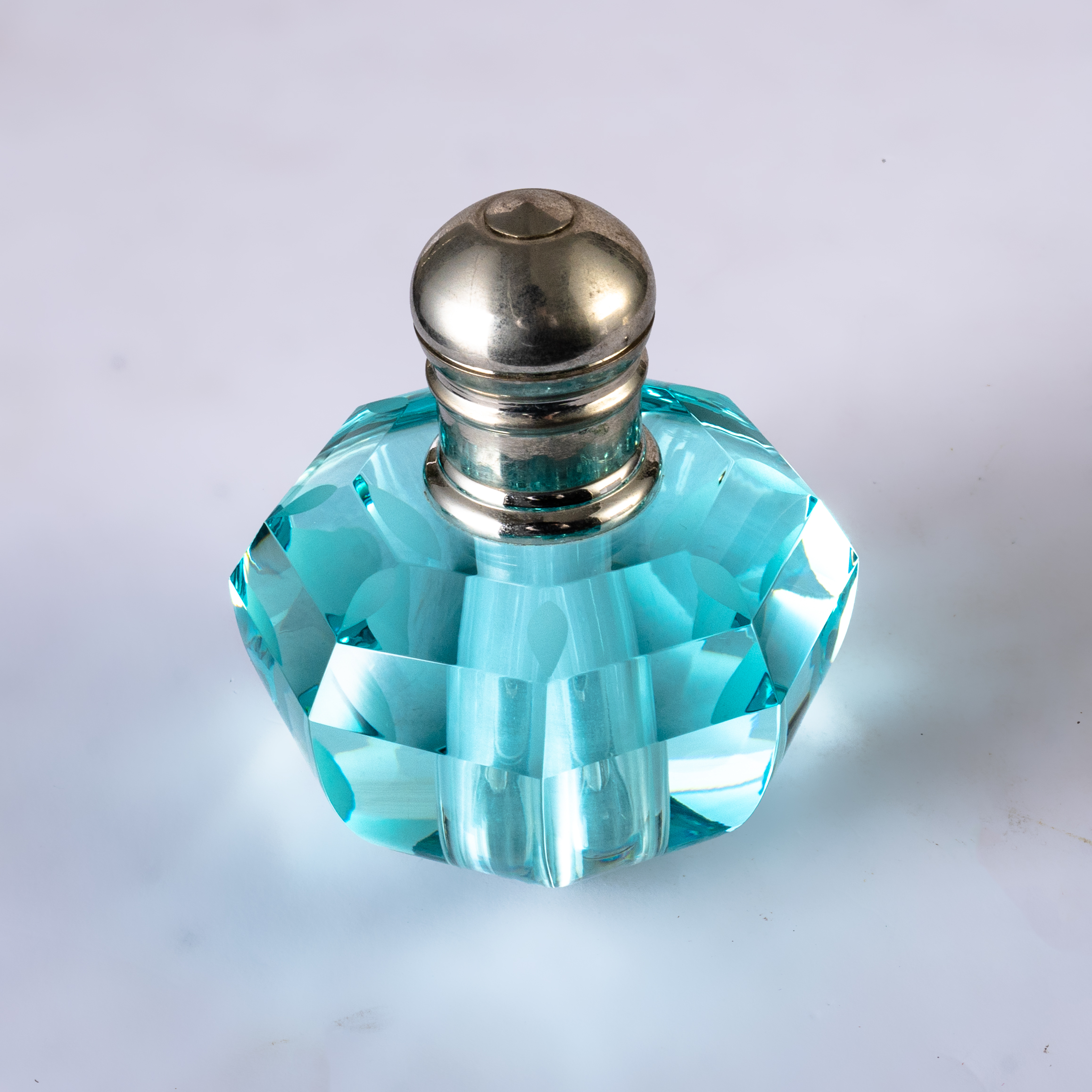 SmallBridge high-grade crystal perfume bottle Lake blue pumpkin shape Wholesale can be customized for personal use Can be used as a decoration Collection bottle body 250g
