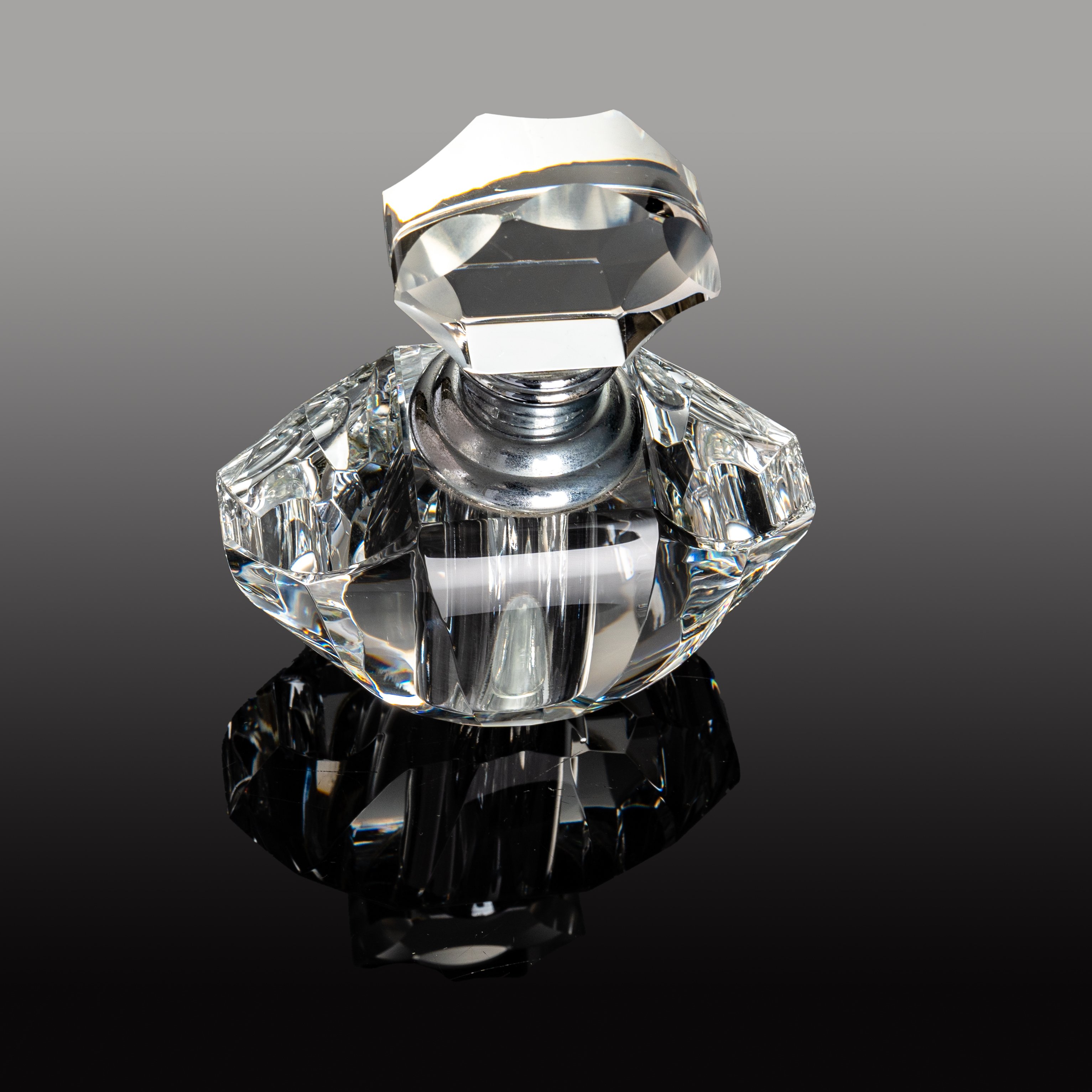 SmallBridge High quality Wholesale Transparent perfume Bottle Black Cap Bottle Body 396g Essential Oil Bottle Liquid Bottle as a gift for friends