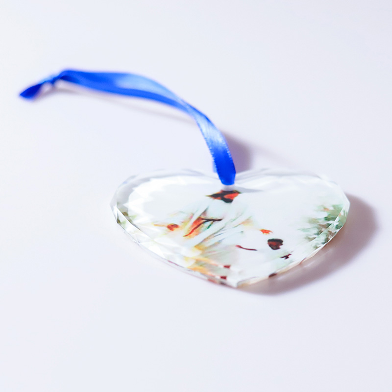 SmallBridge's new design wholesale love pendant can be made of white material or designed with patterns, with a large hanging capacity and advantages