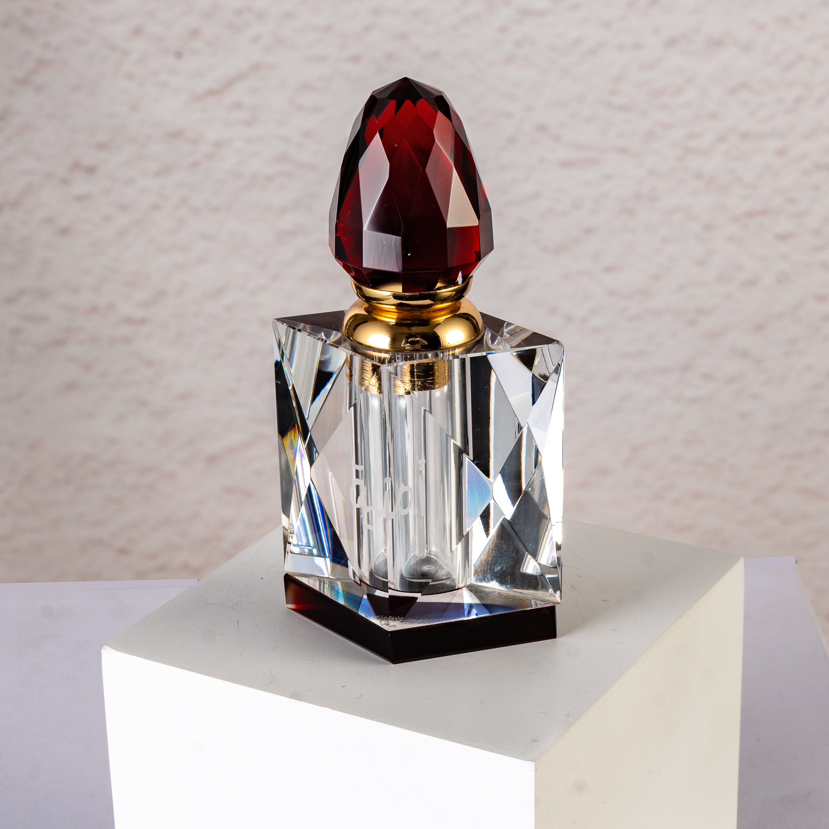 Smallbridge New Design Wholesale Transparent perfume Bottle Red Crystal Cap Essential Oil Bottle Liquid Bottle Body 255g