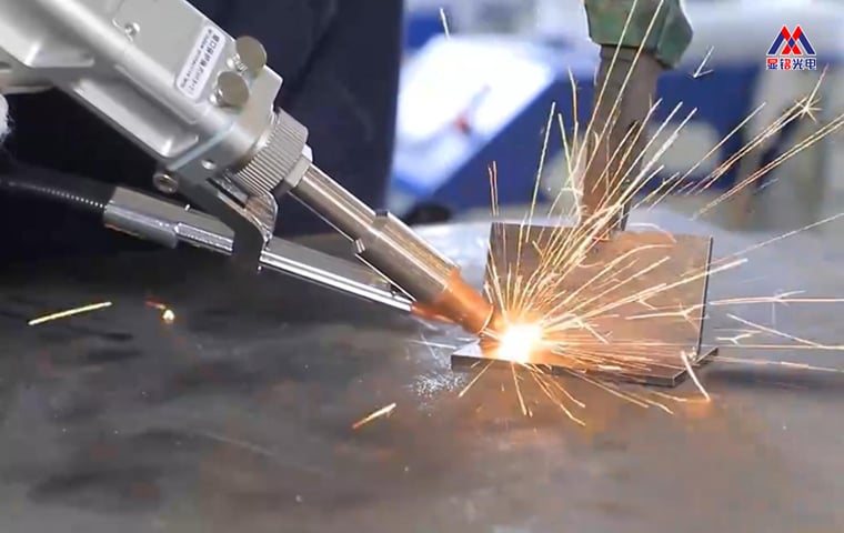 Pourquoi les soudeuses laser portatives connaissent-elles une croissance exponentielle