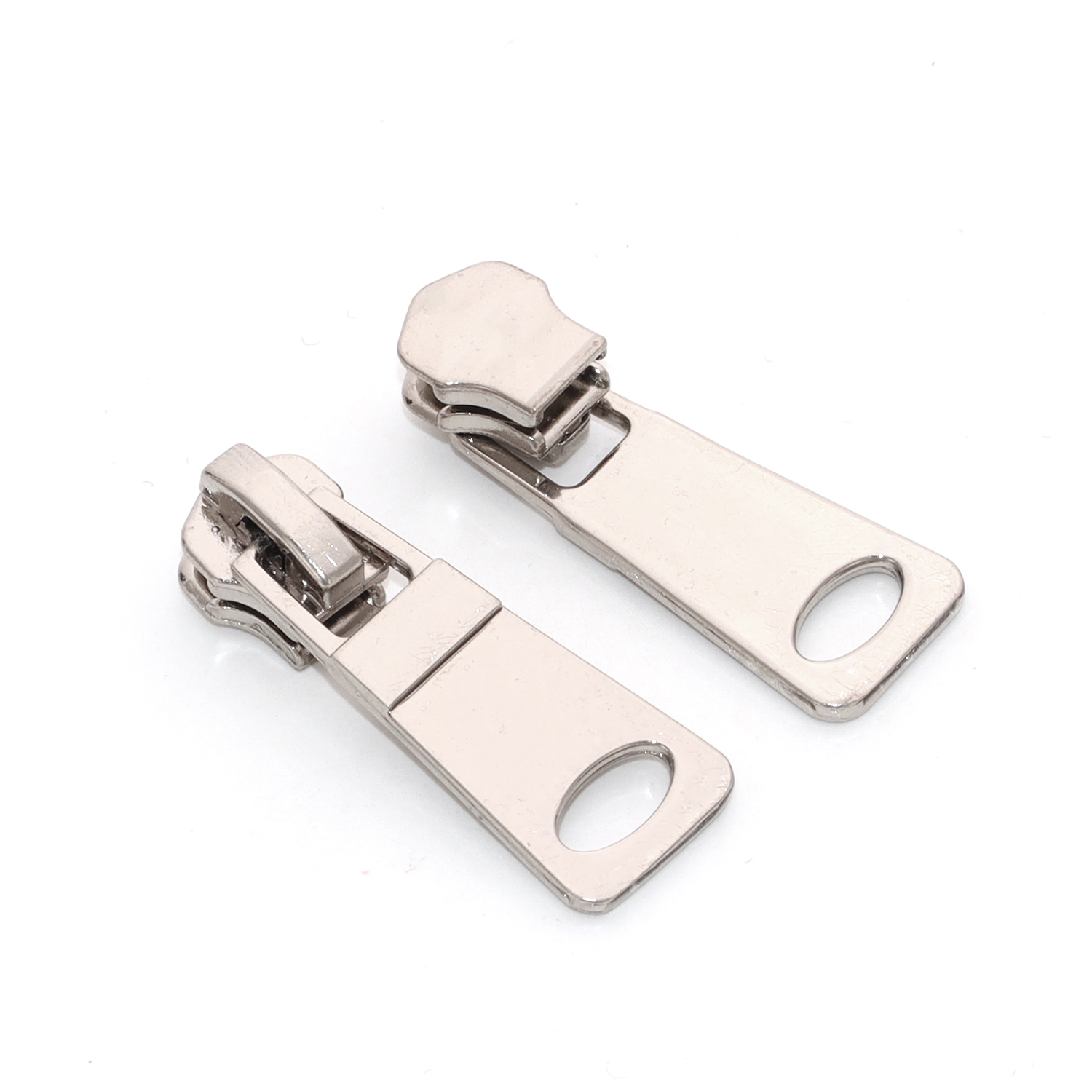 Installation Guidance for Metal Zipper Sliders in Garment Production