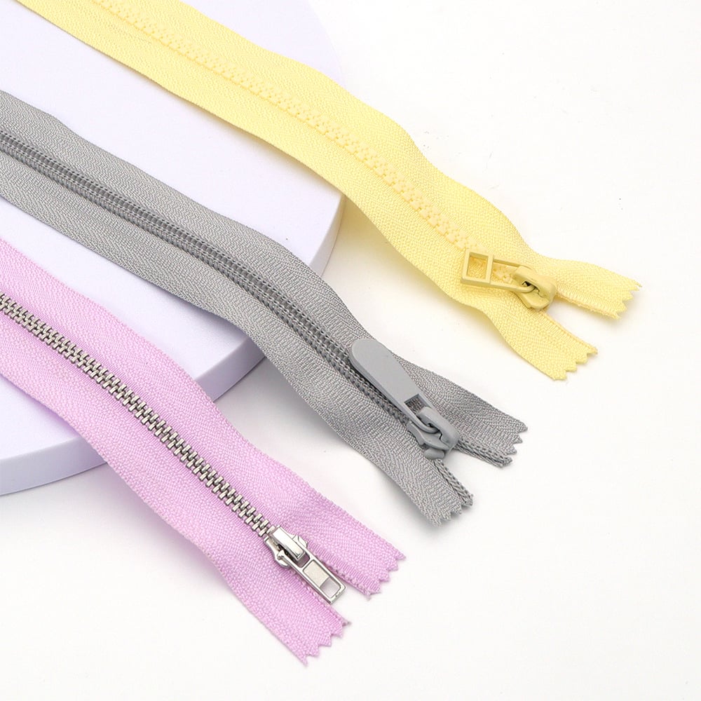 color customized nylon garment zippers