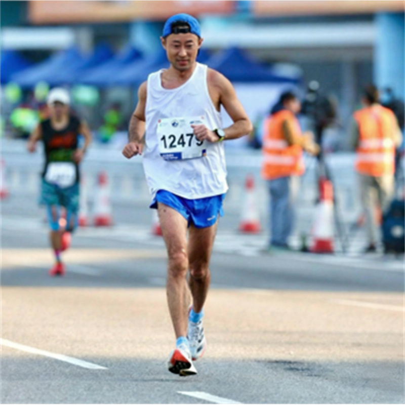 Sukcesy na maratonie w Hongkongu, nowy skok w Roku Konia